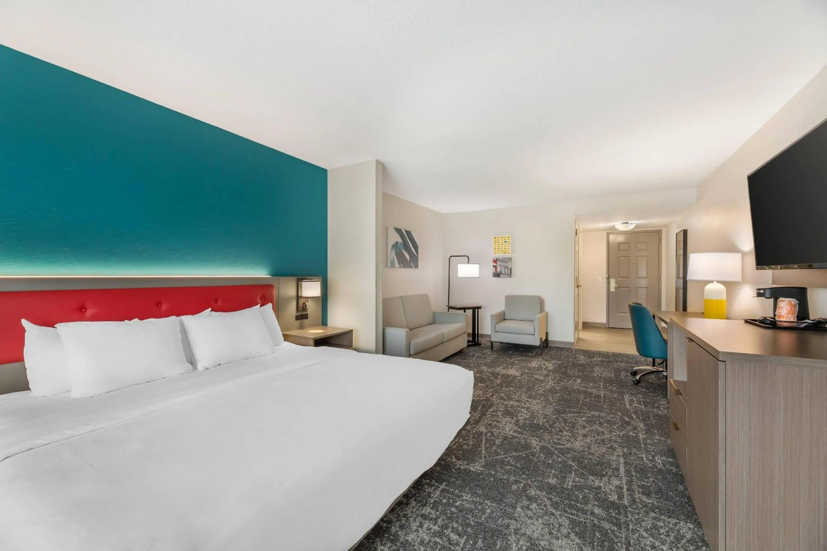 Bedroom, Bed in Comfort Inn & Suites Dover