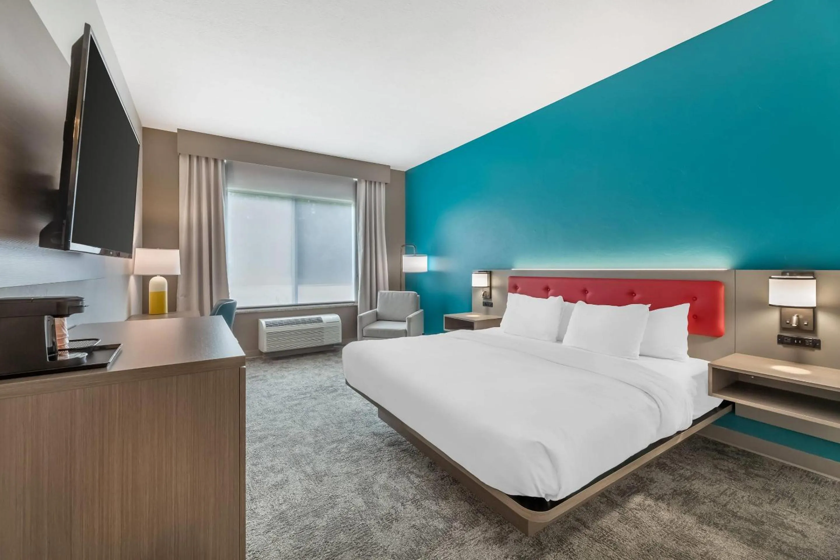 Bedroom, Bed in Comfort Inn & Suites Dover