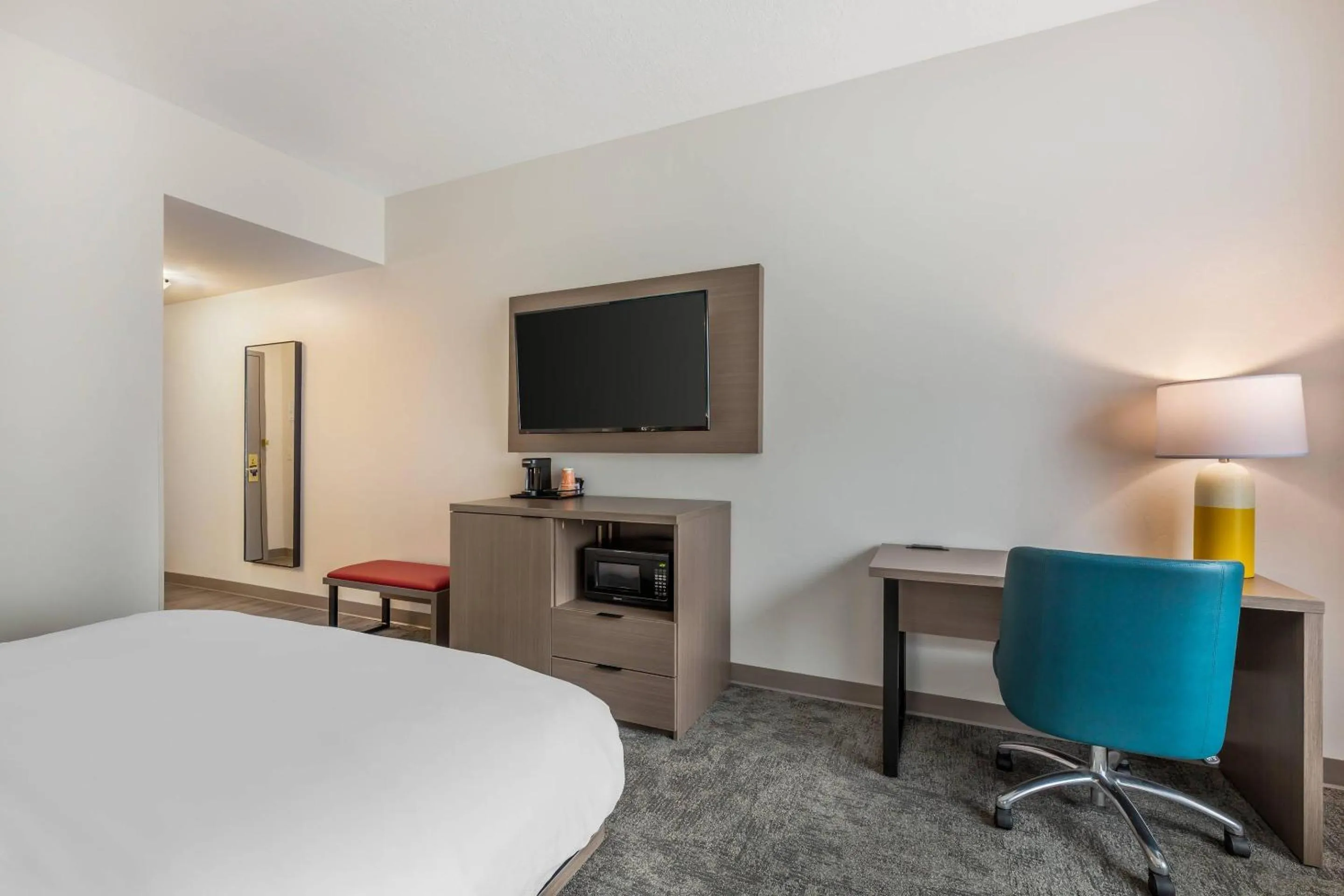 Bedroom, Bed in Comfort Inn & Suites Dover