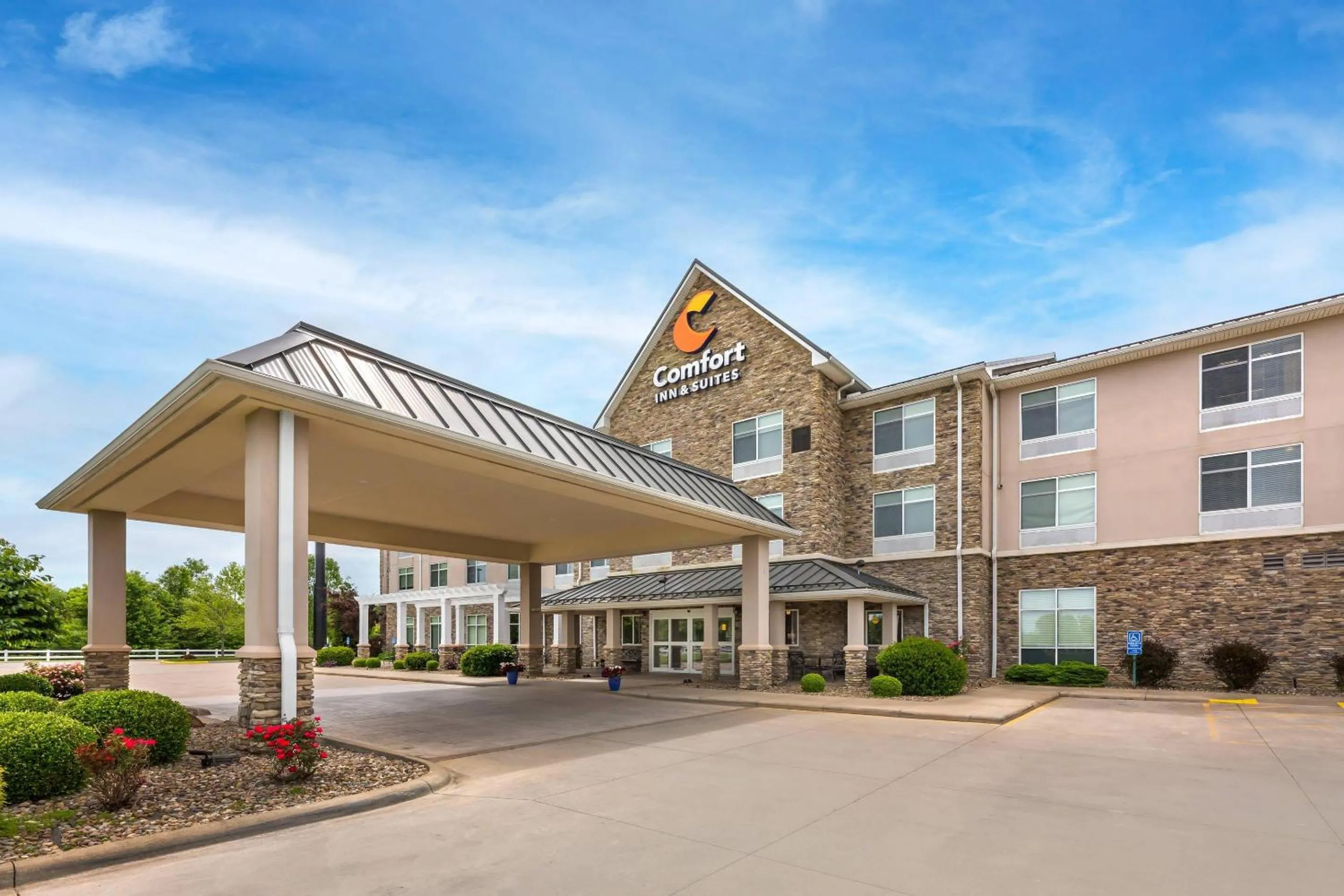Property building in Comfort Inn & Suites Dover