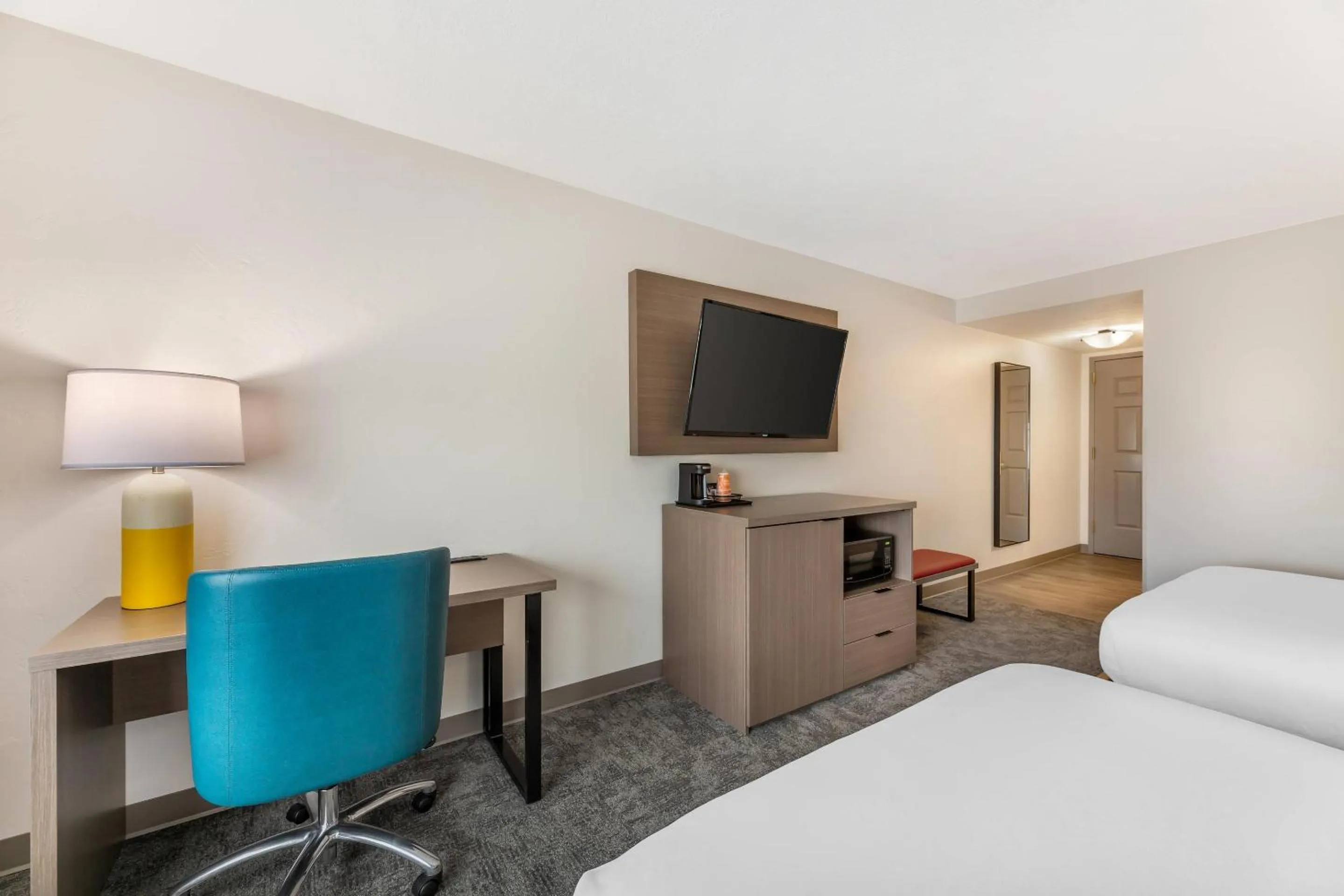 Bedroom, Bed in Comfort Inn & Suites Dover