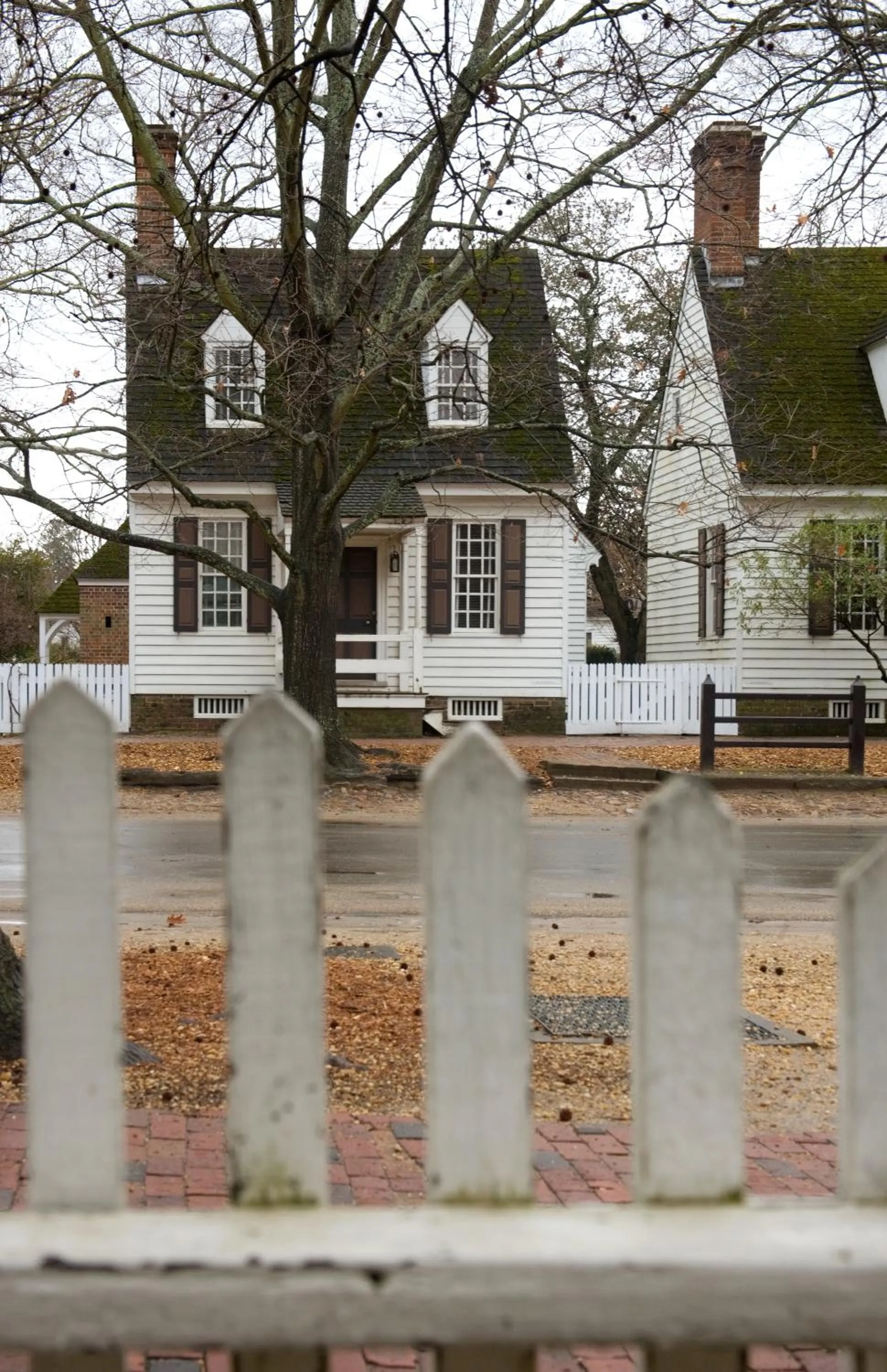 Property building in Colonial Houses, an official Colonial Williamsburg Hotel