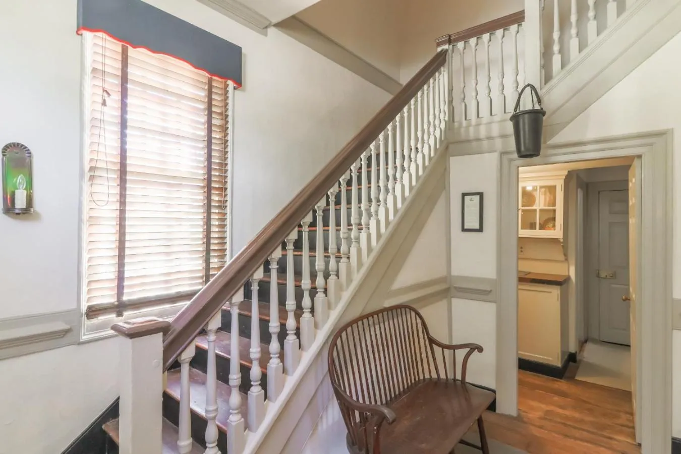 Facade/entrance in Colonial Houses, an official Colonial Williamsburg Hotel