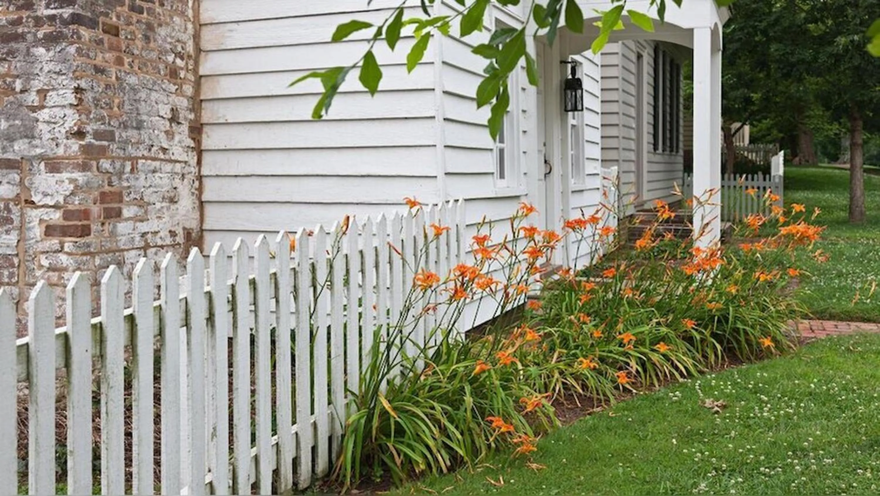 Decorative detail in Colonial Houses, an official Colonial Williamsburg Hotel