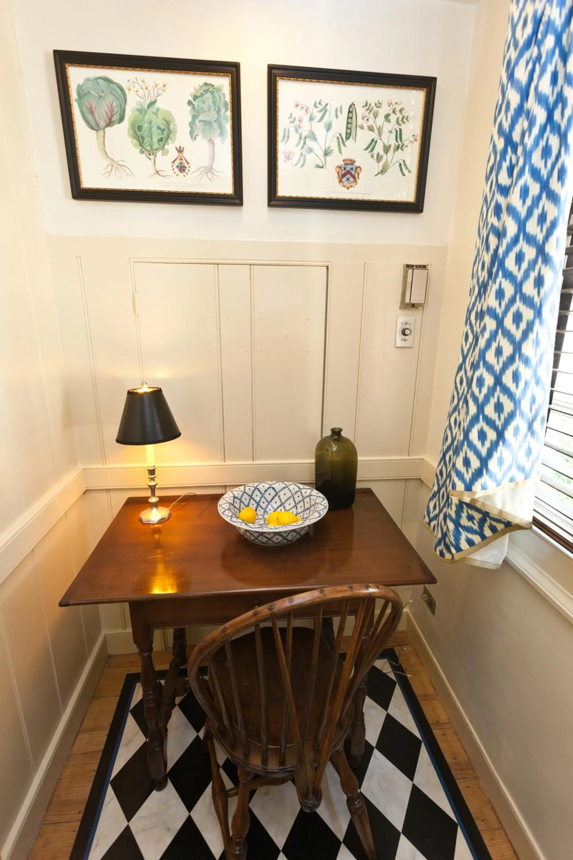 Seating area in Colonial Houses, an official Colonial Williamsburg Hotel