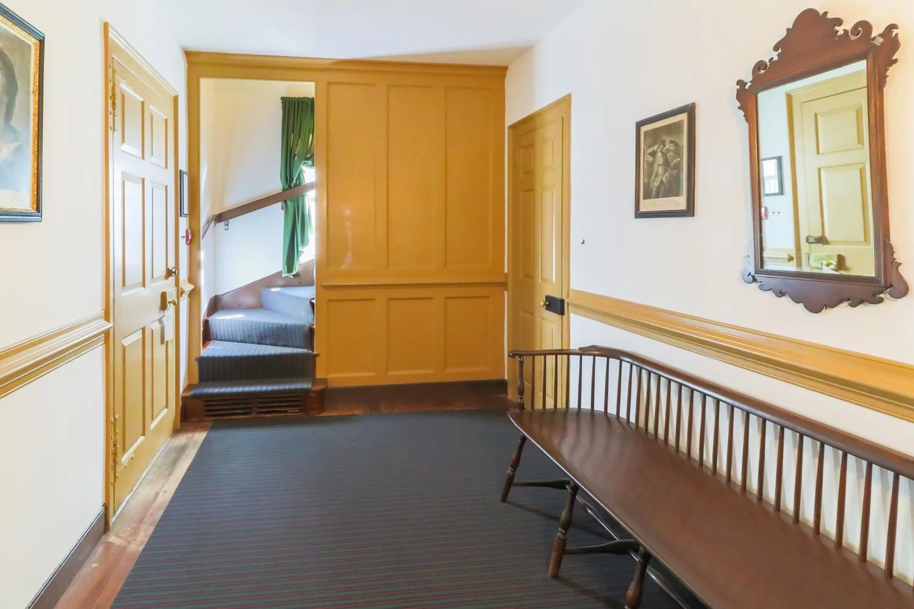 Facade/entrance, Bed in Colonial Houses, an official Colonial Williamsburg Hotel