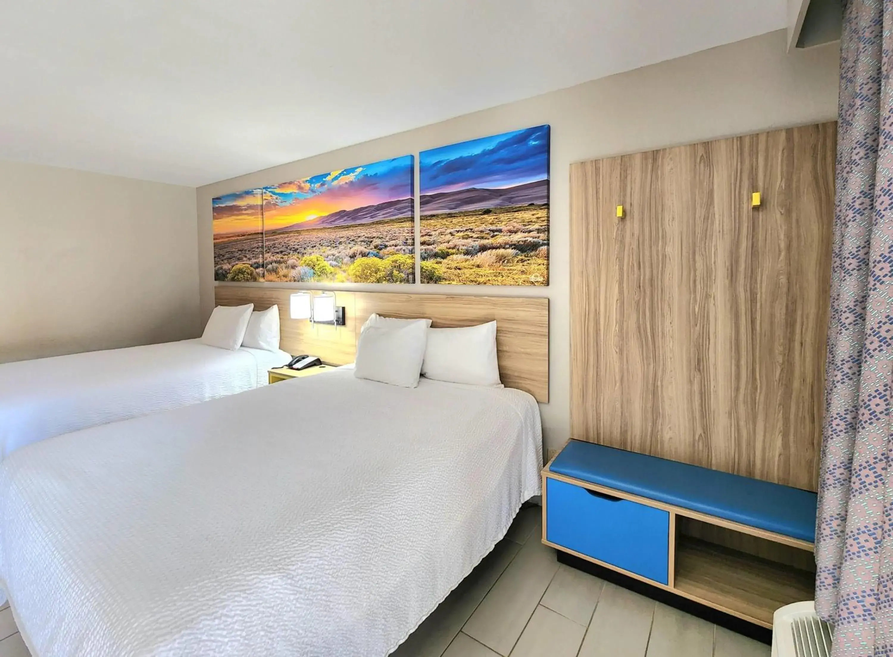 Queen Room with Two Queen Beds - Smoking in Days Inn by Wyndham McAllen Queen Room with Two Queen Beds - Smoking in Days Inn by Wyndham McAllen