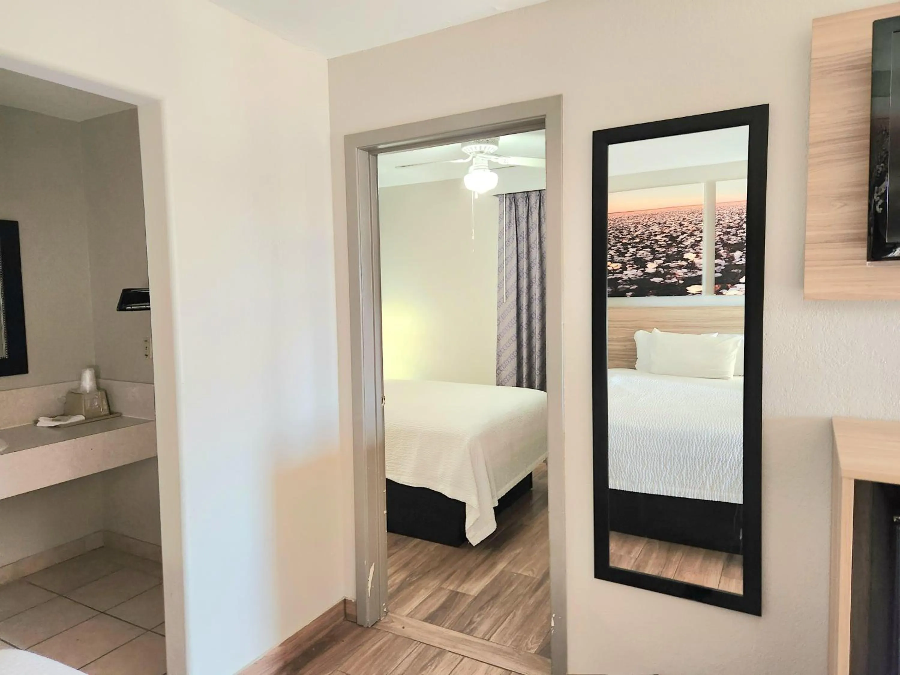 Photo of the whole room, Bed in Days Inn by Wyndham McAllen