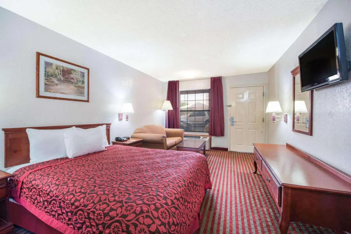 TV and multimedia, Bed in Days Inn by Wyndham McAllen