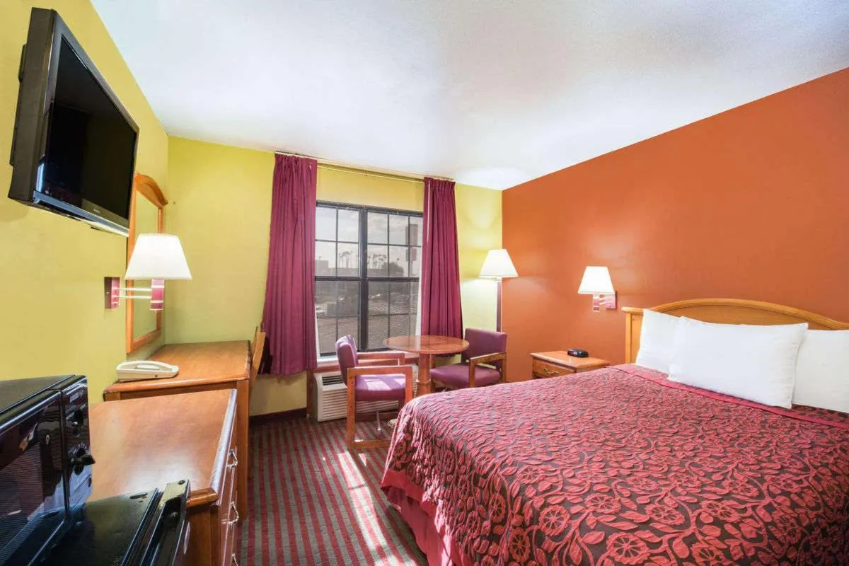 Bedroom, Bed in Days Inn by Wyndham McAllen