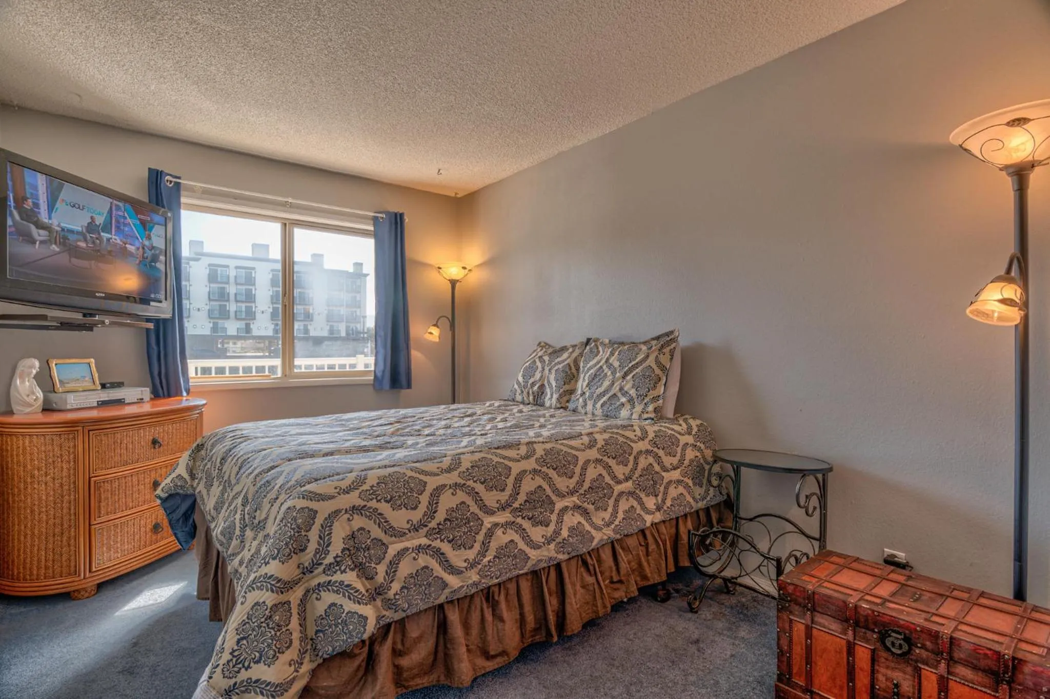 Bedroom, Bed in Sea Gypsy Rentals