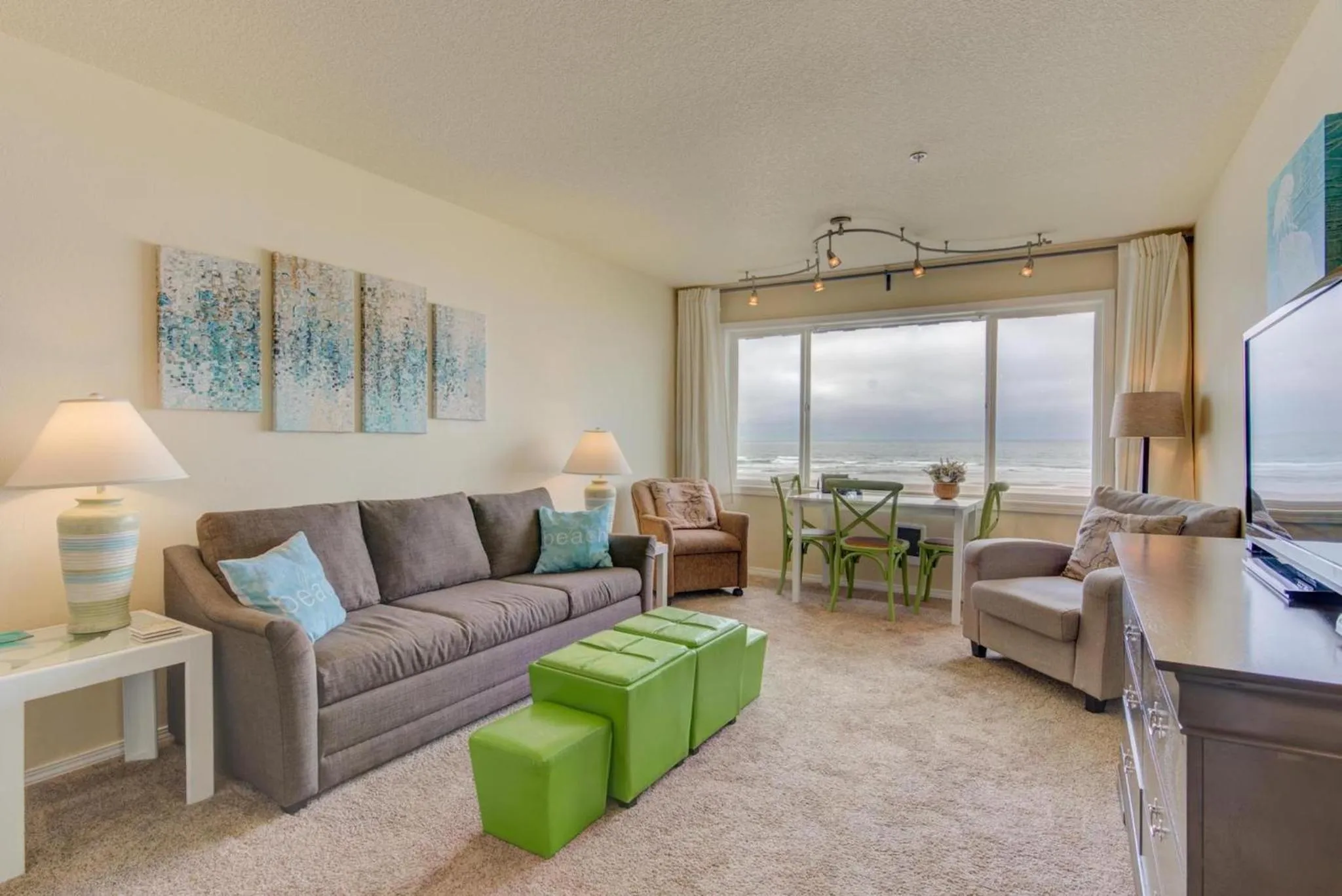 Living room in Sea Gypsy Rentals