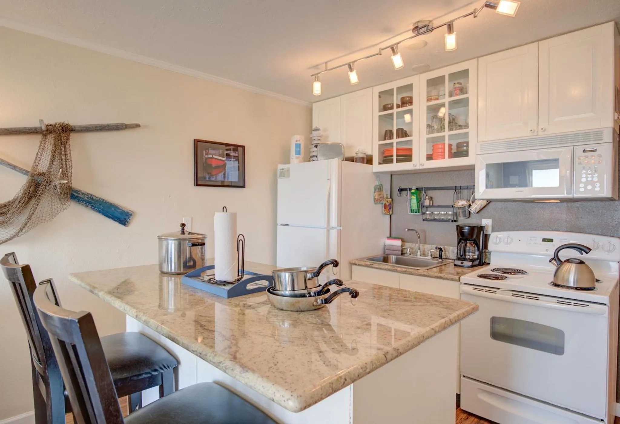 Kitchen or kitchenette in Sea Gypsy Rentals