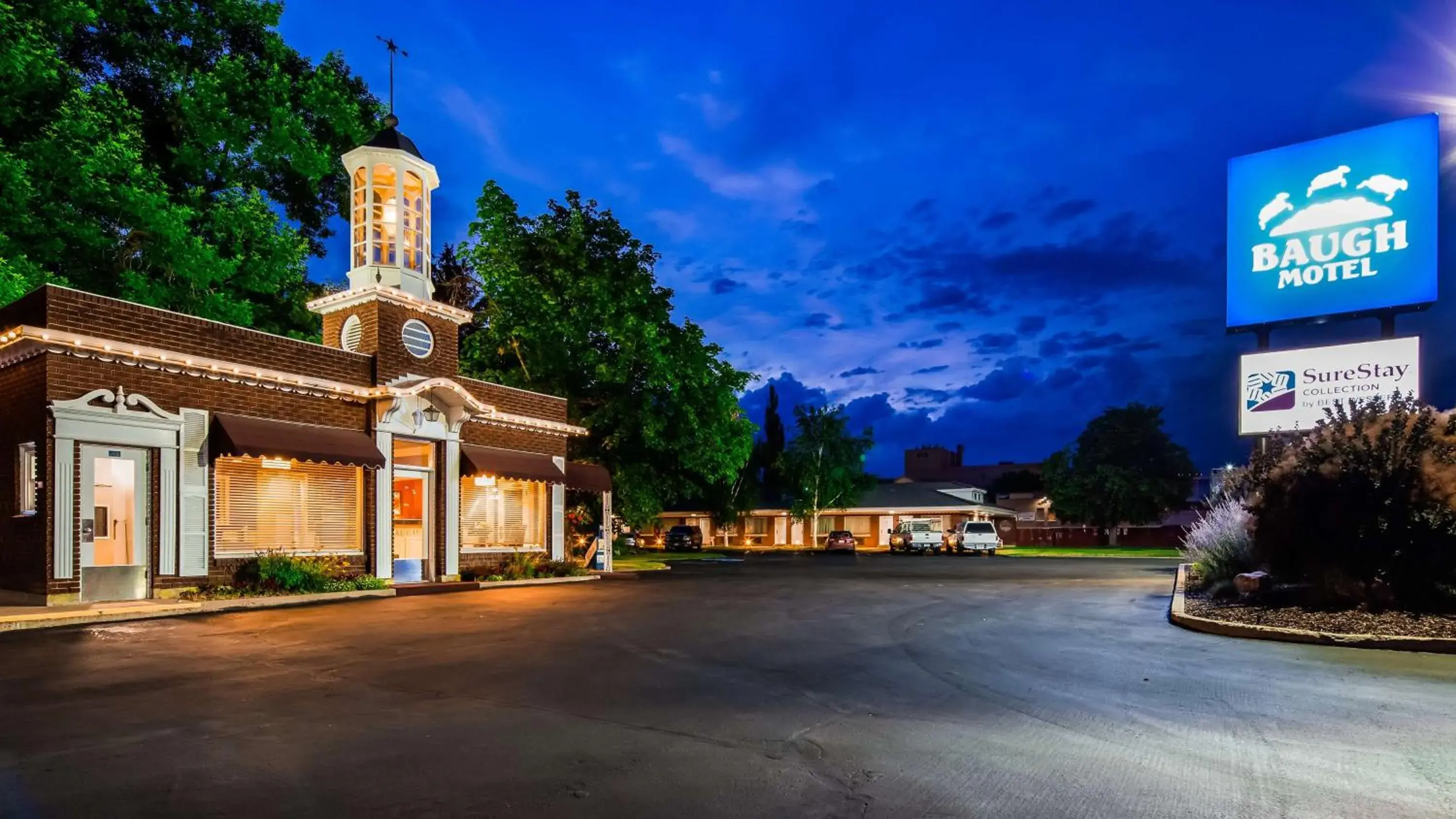 Property building in Baugh Motel, SureStay Collection by Best Western Property building in Baugh Motel, SureStay Collection by Best Western