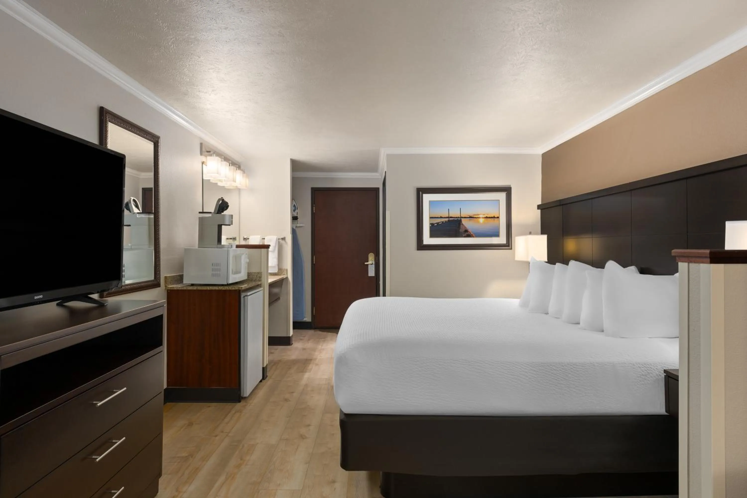 Bed in Ramada by Wyndham Moses Lake