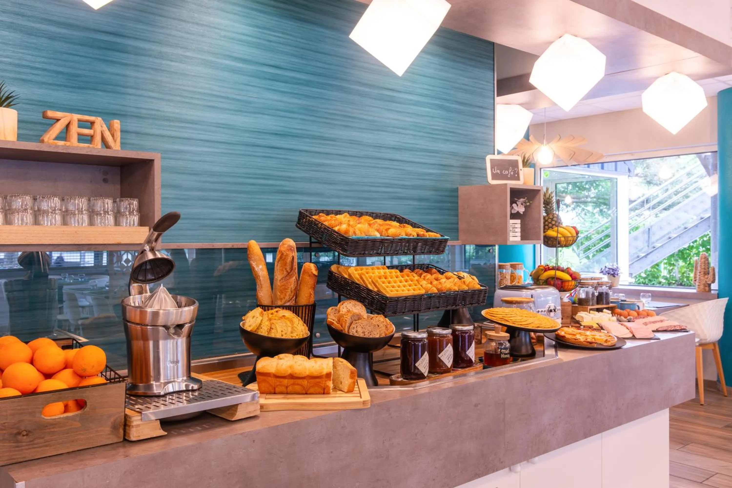 Breakfast in Kyriad Hotel Lyon Givors