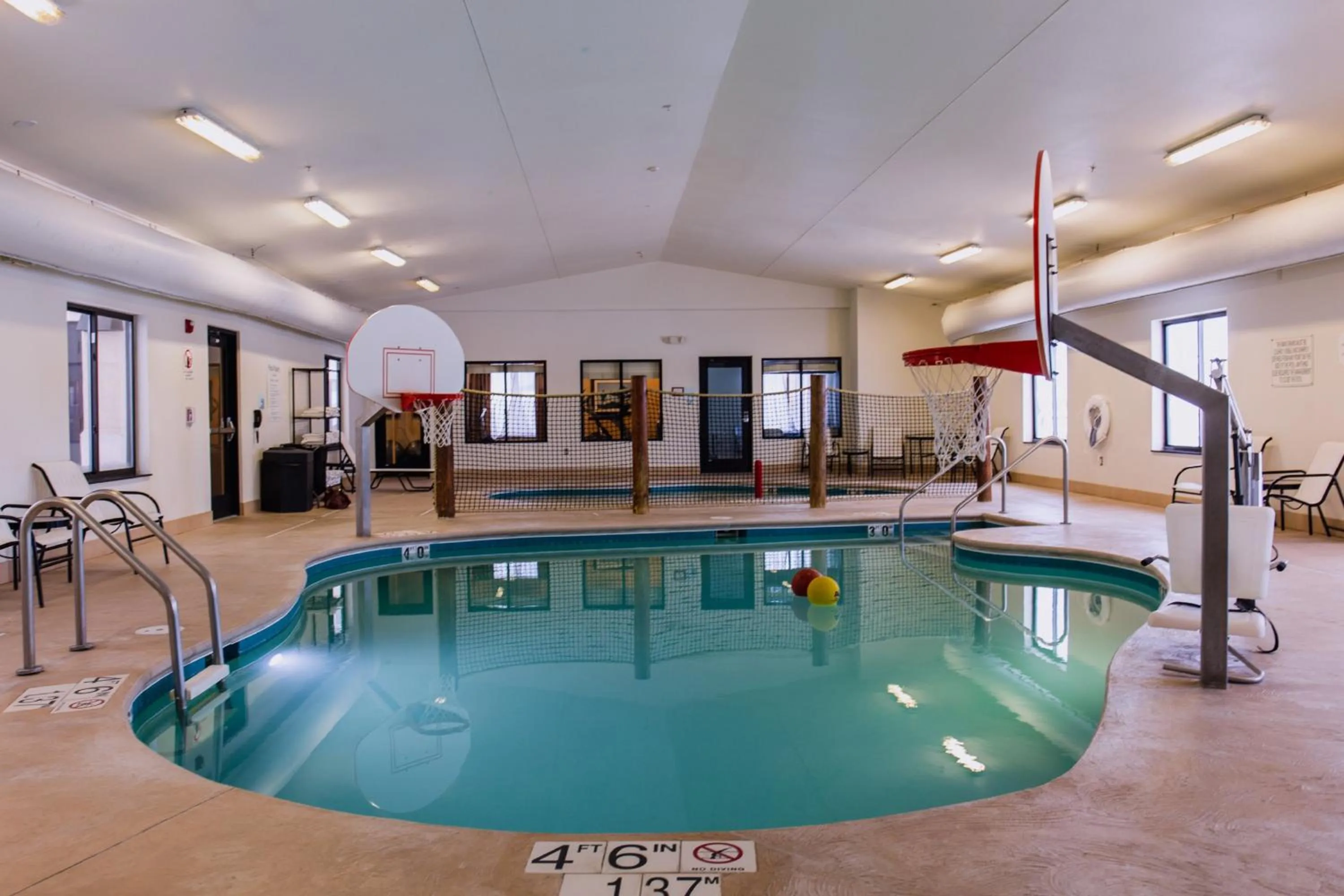 Swimming pool in Holiday Inn Express & Suites Sidney by IHG