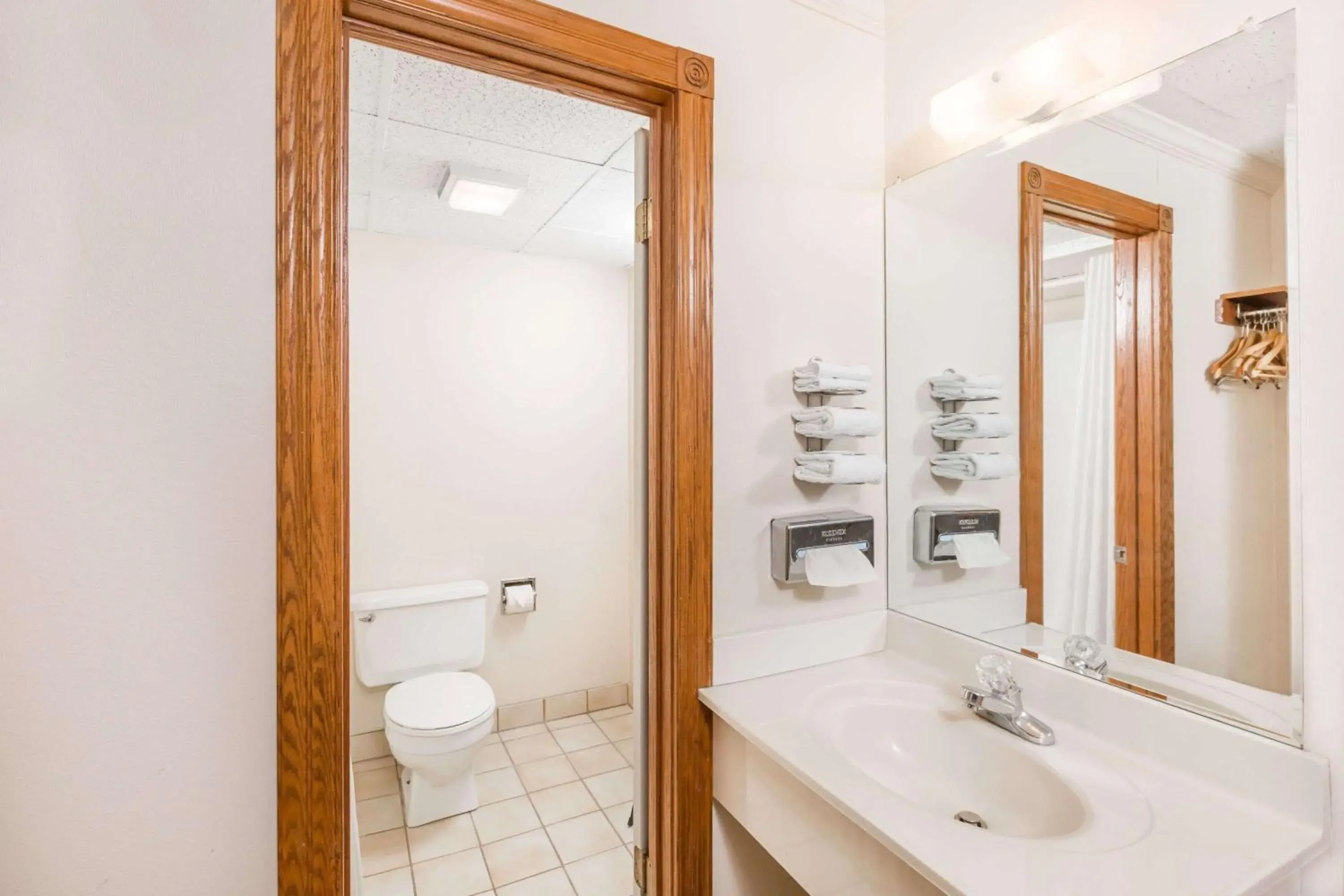 Double Room - Smoking in Knights Inn & Suites South Sioux City Double Room - Smoking in Knights Inn & Suites South Sioux City