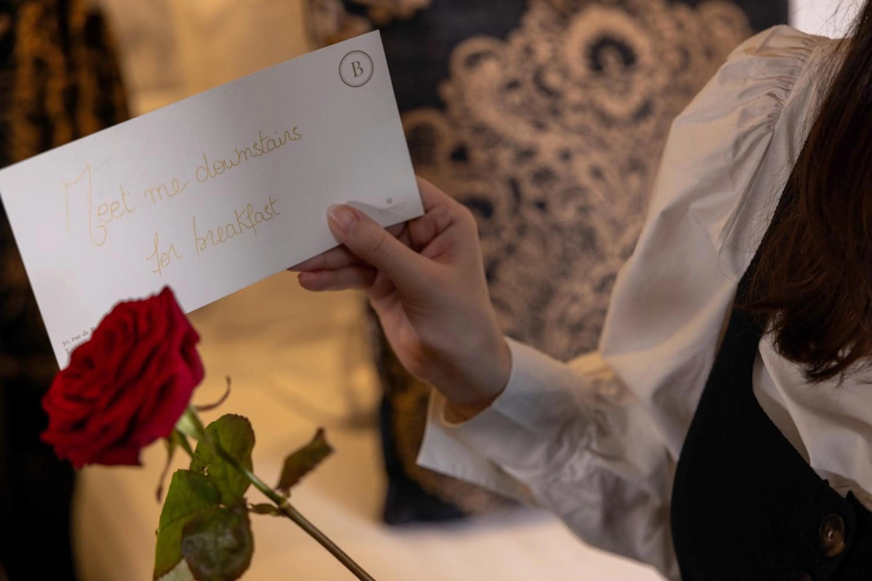 room service in Le Belmont Paris