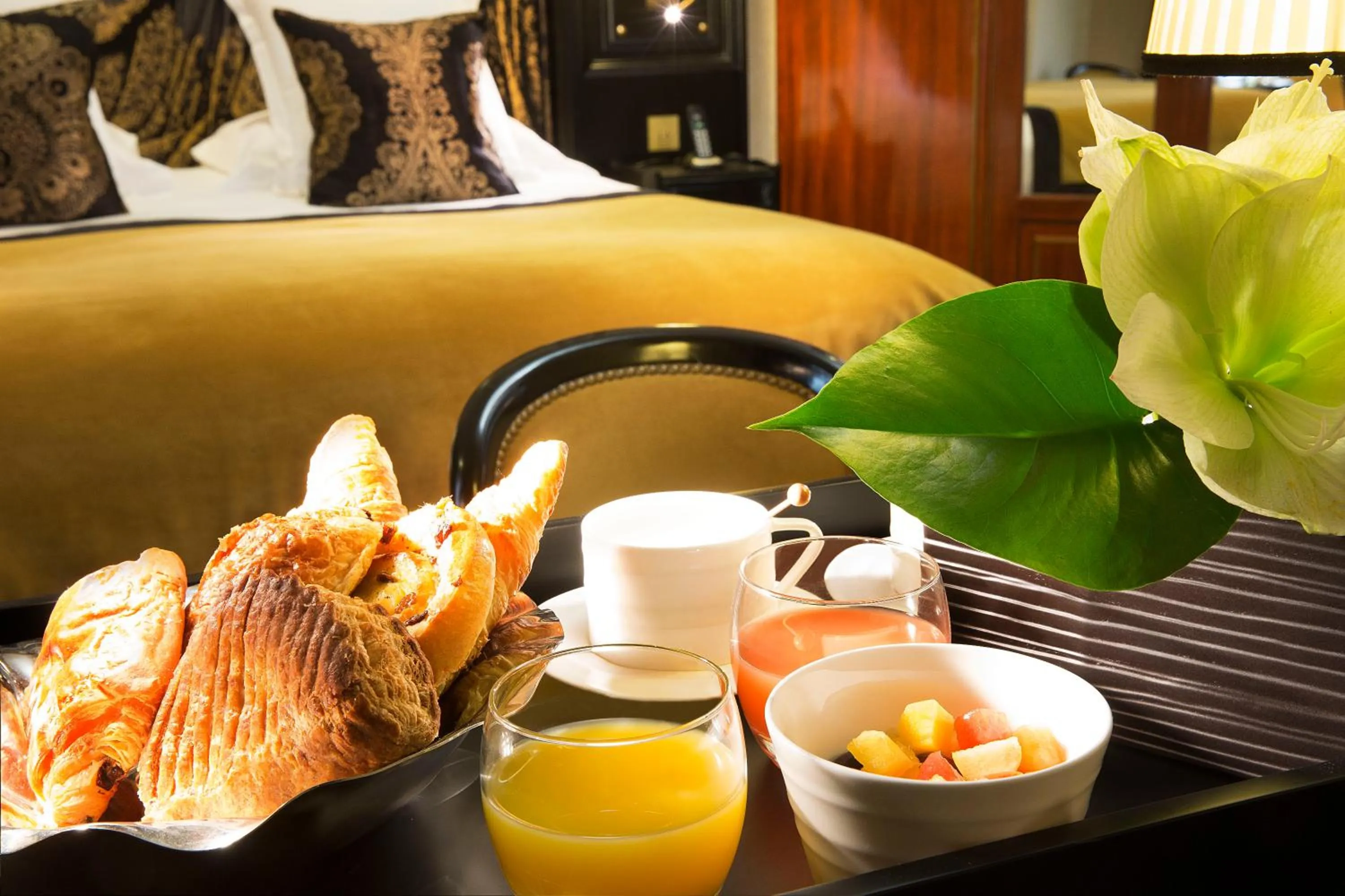 Food and drinks in Le Belmont Paris