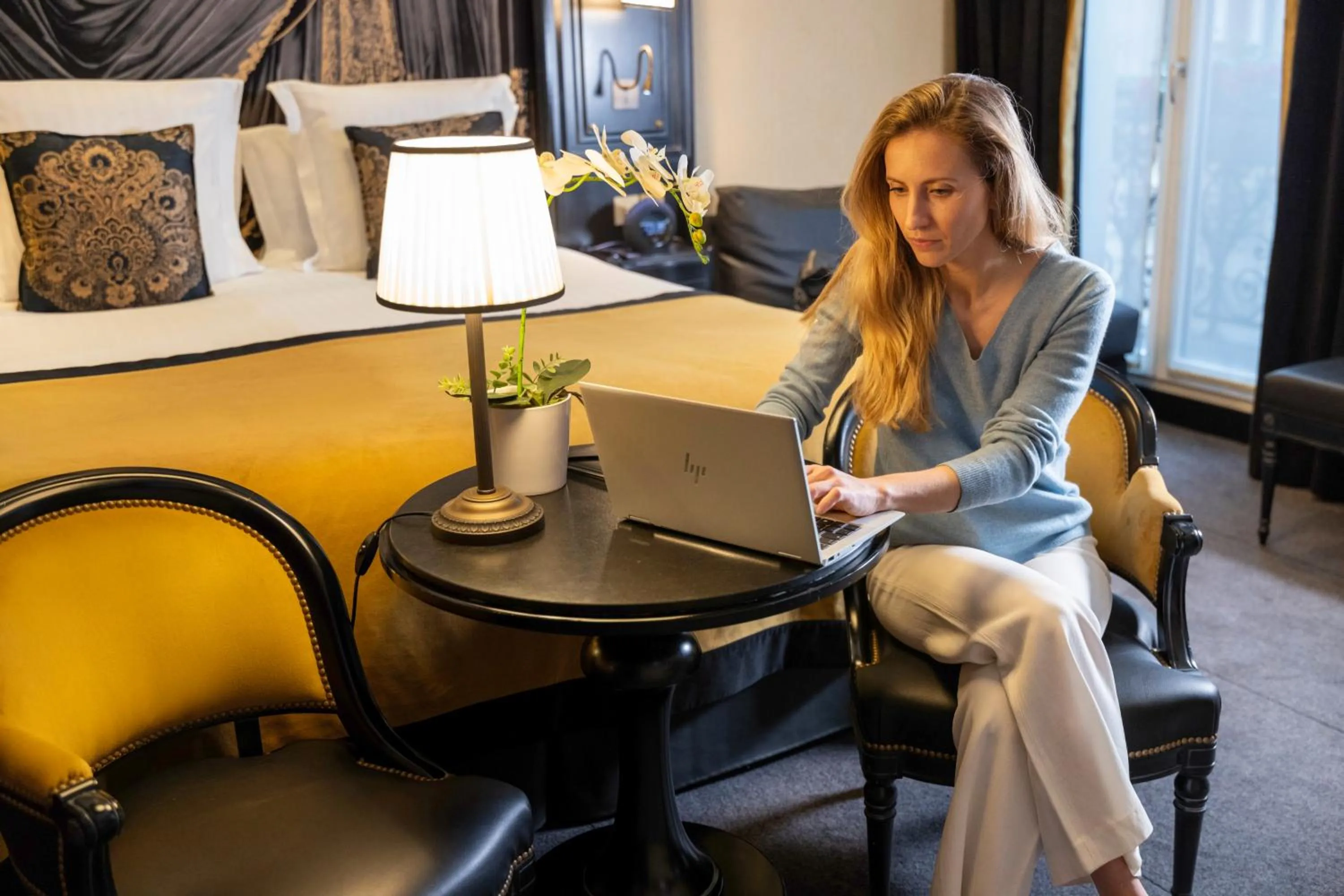 Bedroom in Le Belmont Paris