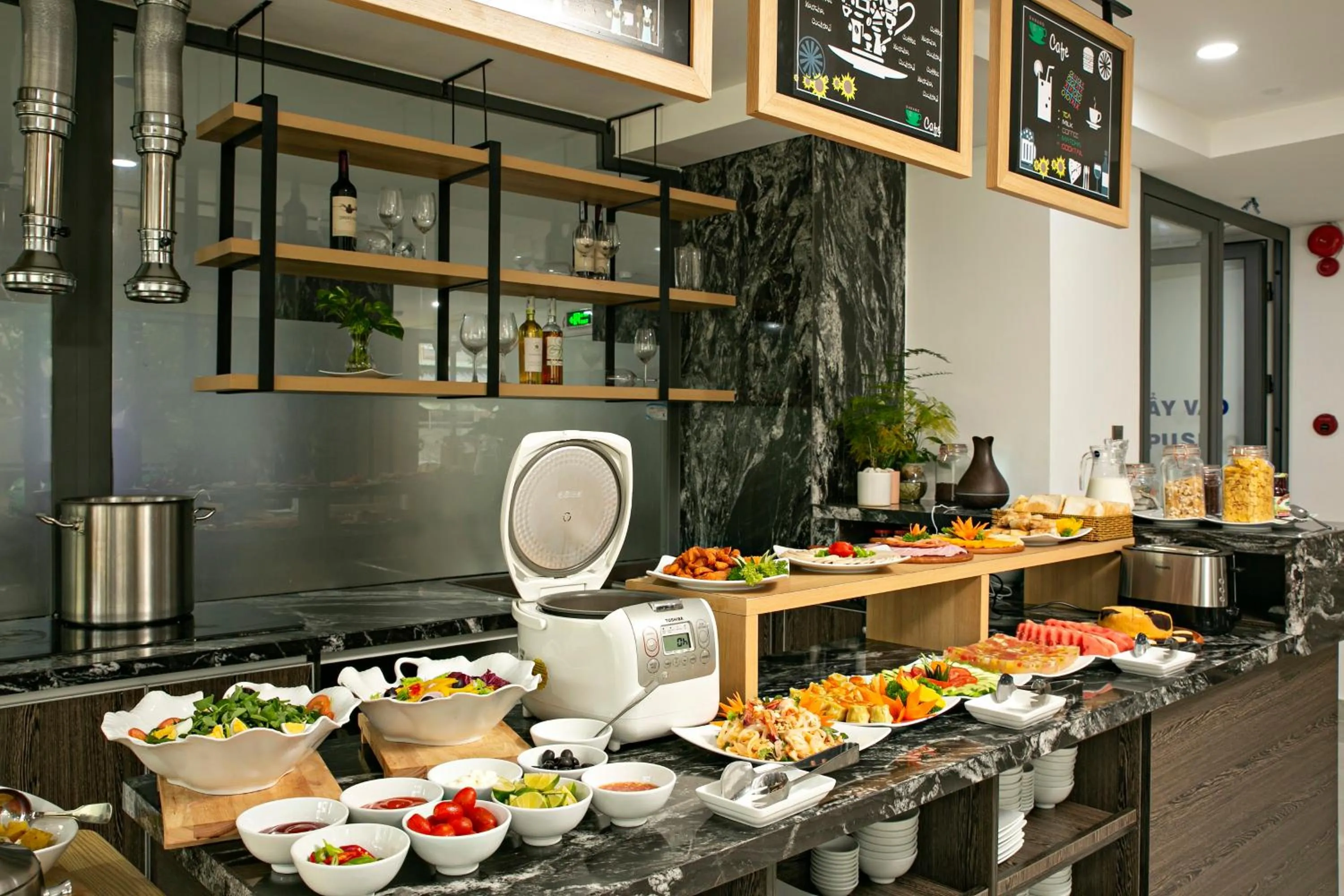 Dining area in Meliora Hotel & Apartment
