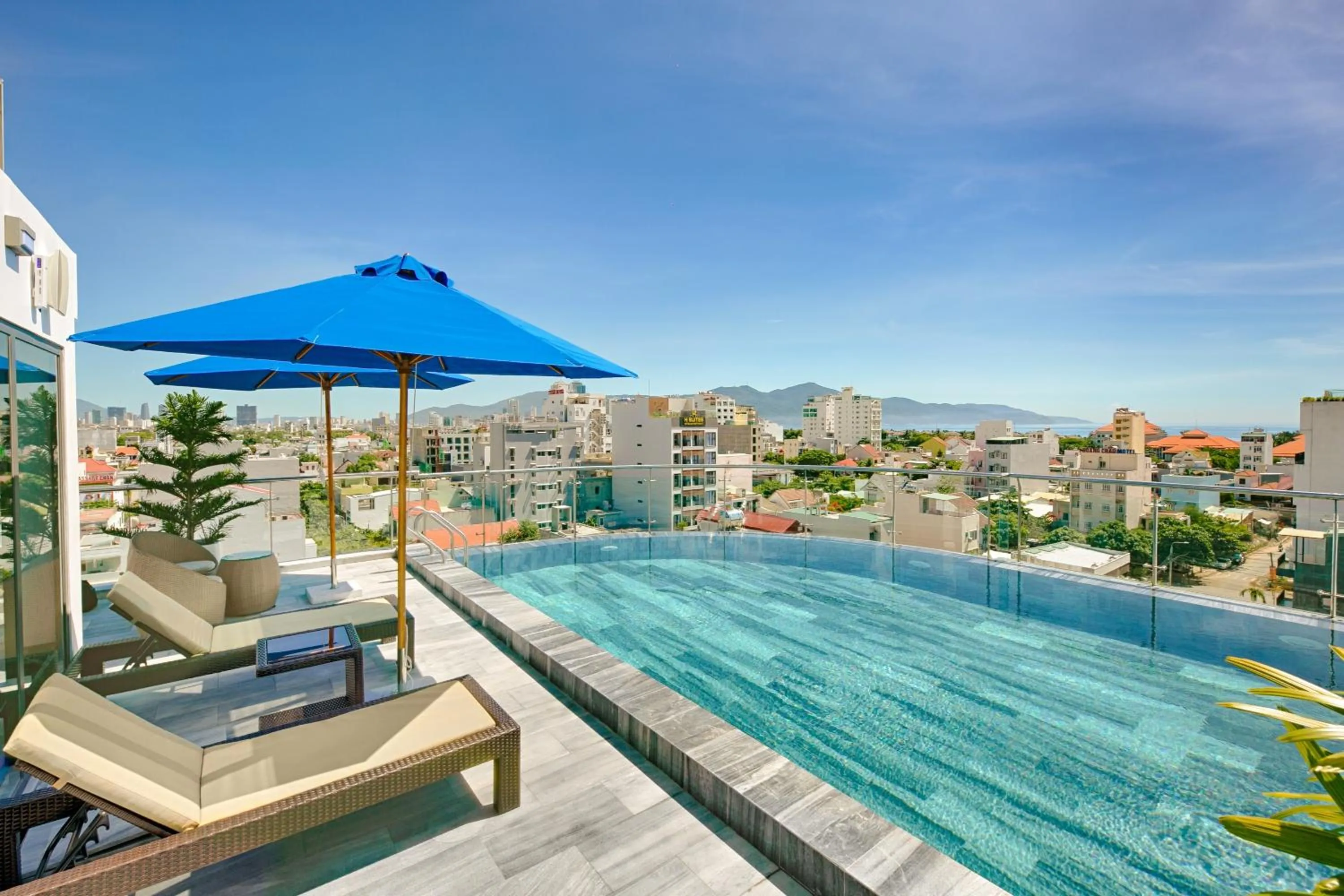 Swimming pool in Meliora Hotel & Apartment