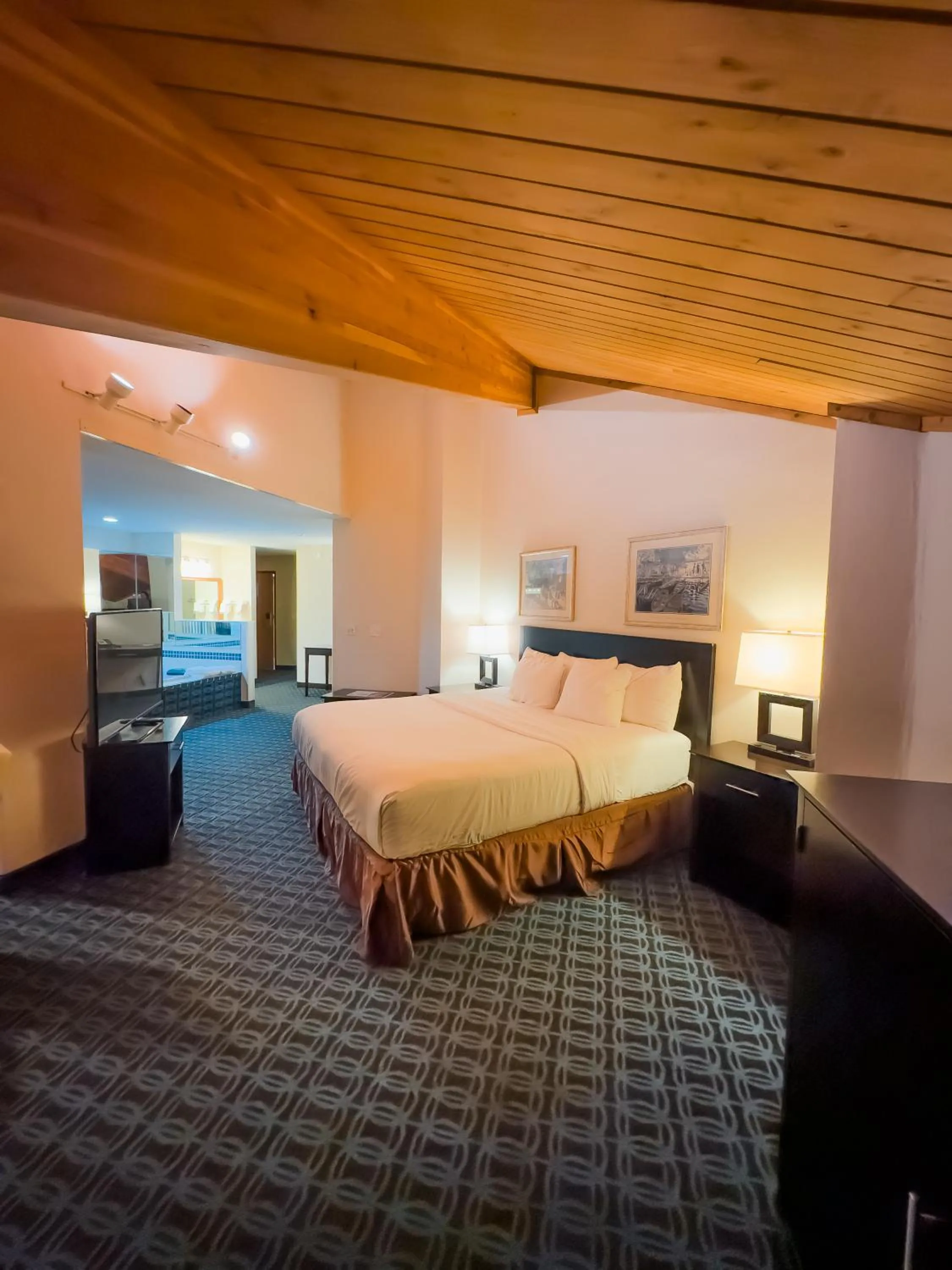 Photo of the whole room, Bed in Baymont by Wyndham Howell/Brighton