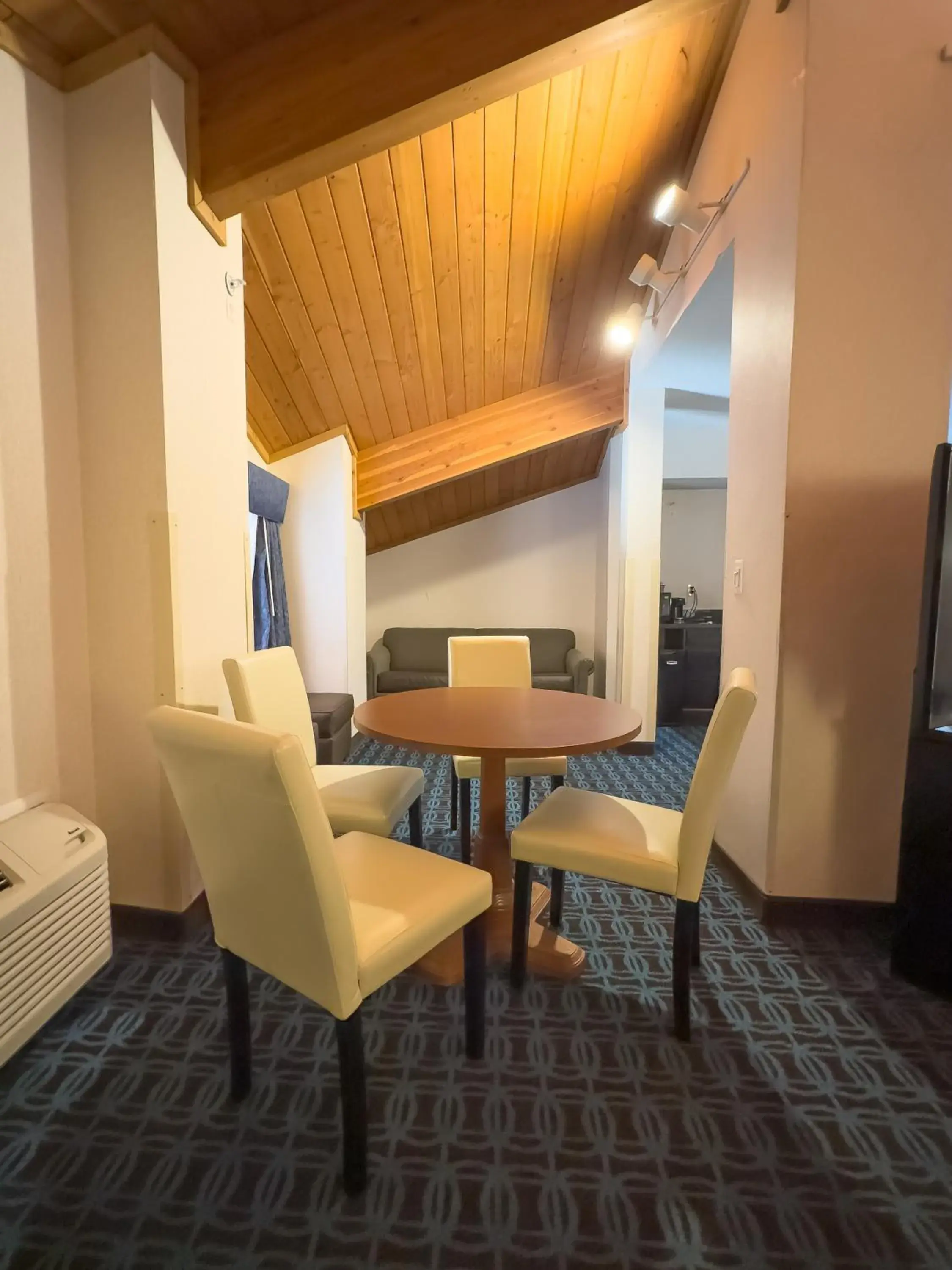 Executive King Suite - Non-Smoking in Baymont by Wyndham Howell/Brighton Executive King Suite - Non-Smoking in Baymont by Wyndham Howell/Brighton