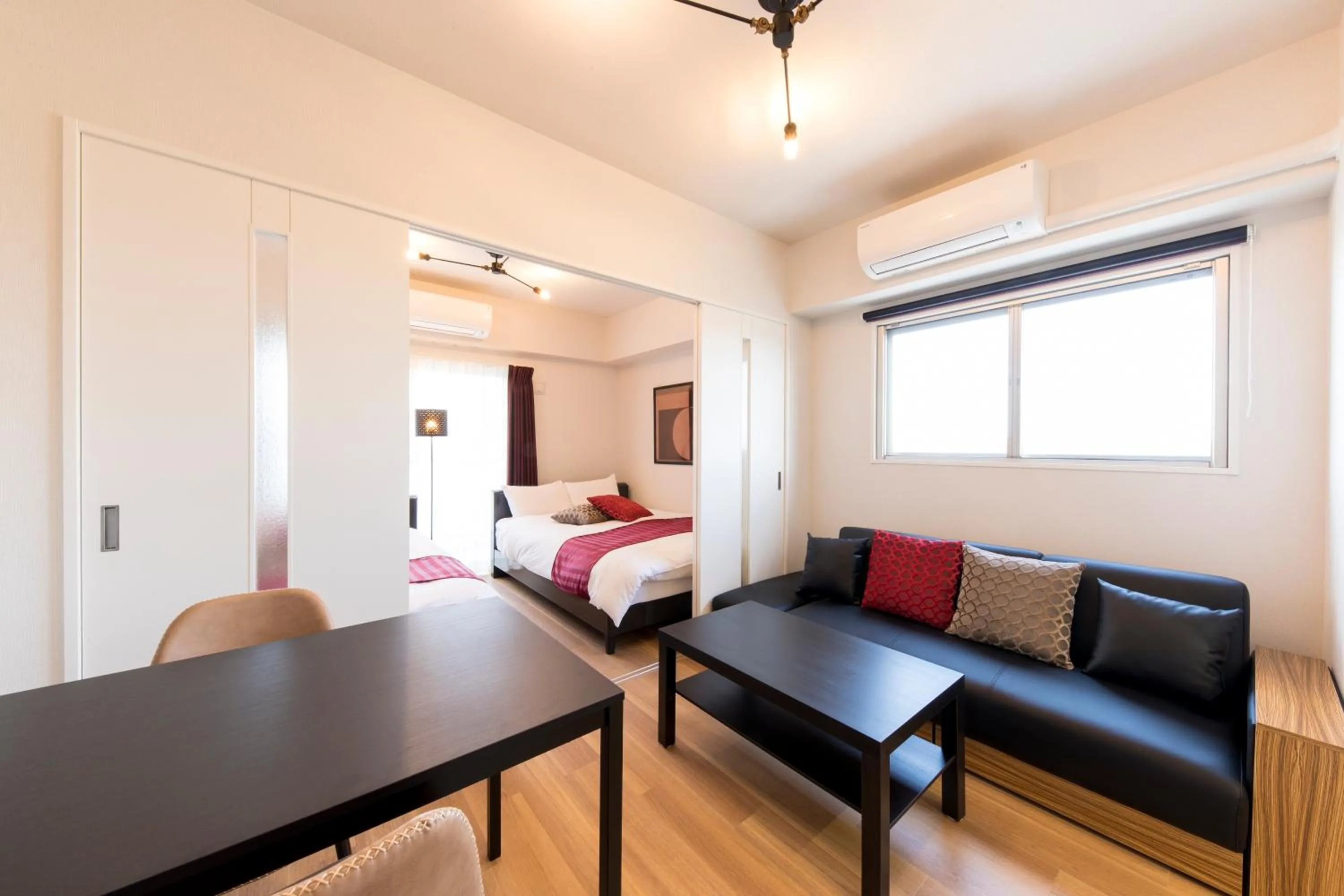 Dining area, Bed in SG RESIDENCE INN HAKATA