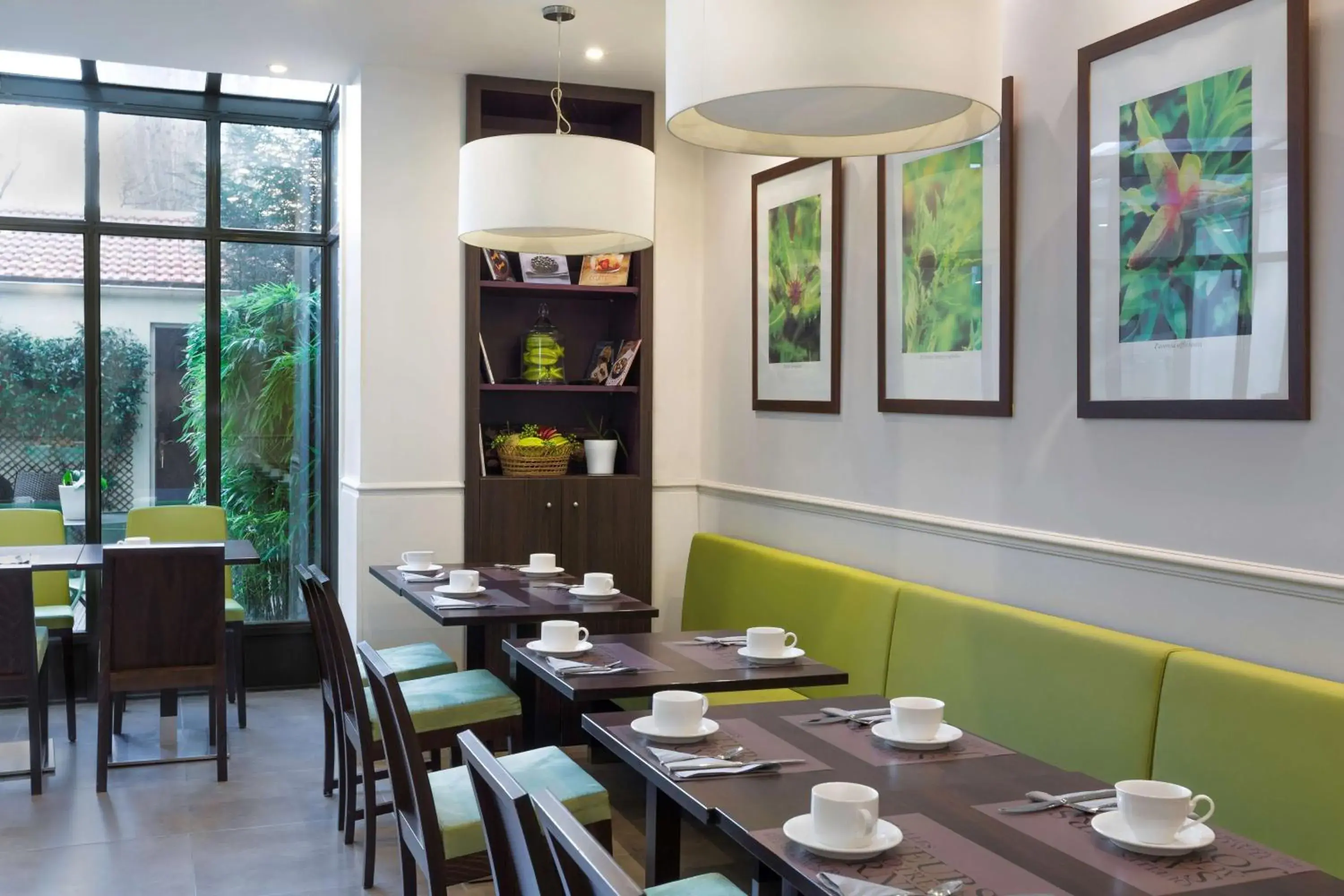 Restaurant/places to eat in Best Western Rives de Paris La Defense Restaurant/places to eat in Best Western Rives de Paris La Defense