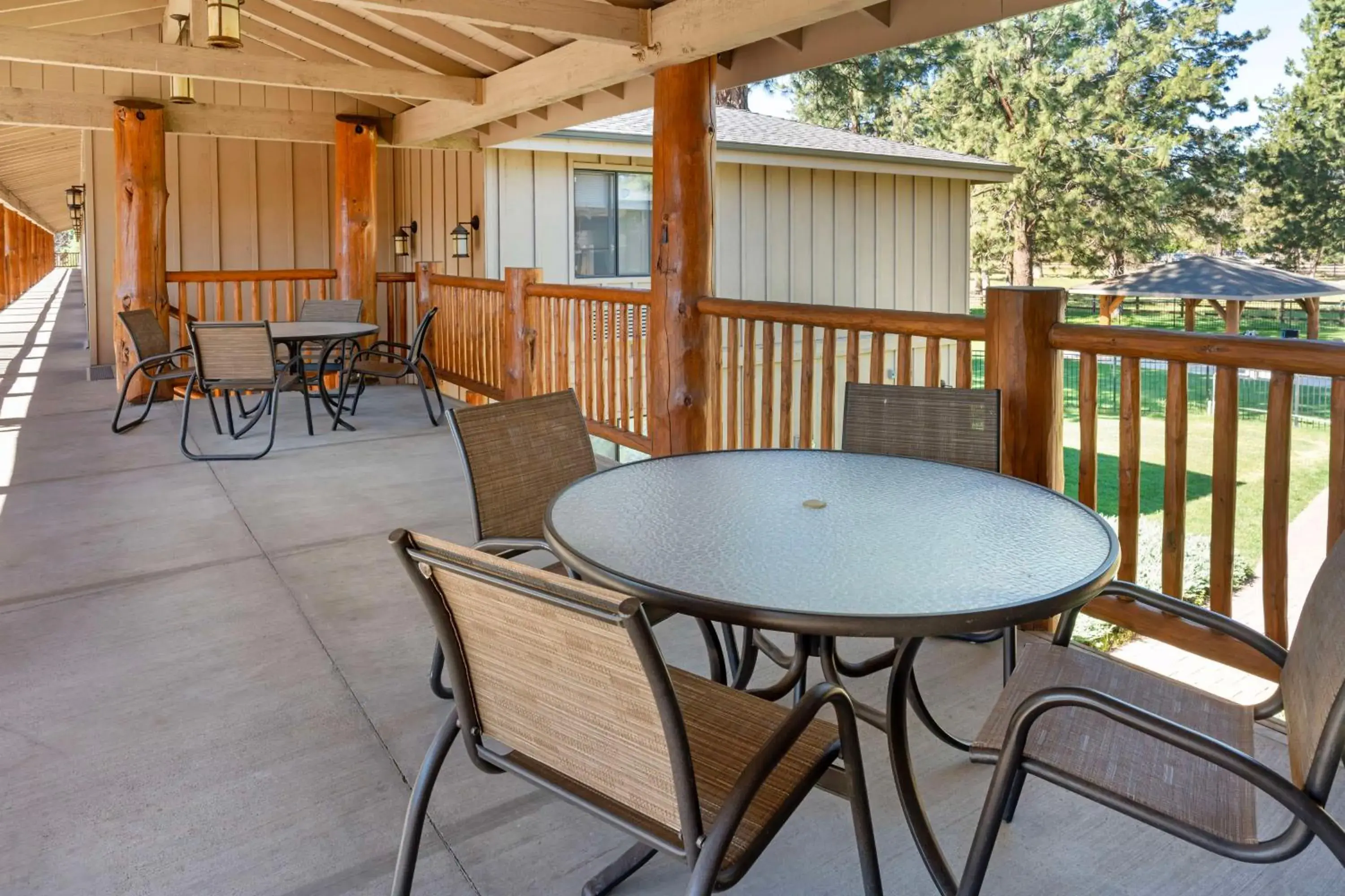 Property building in Best Western Ponderosa Lodge Property building in Best Western Ponderosa Lodge