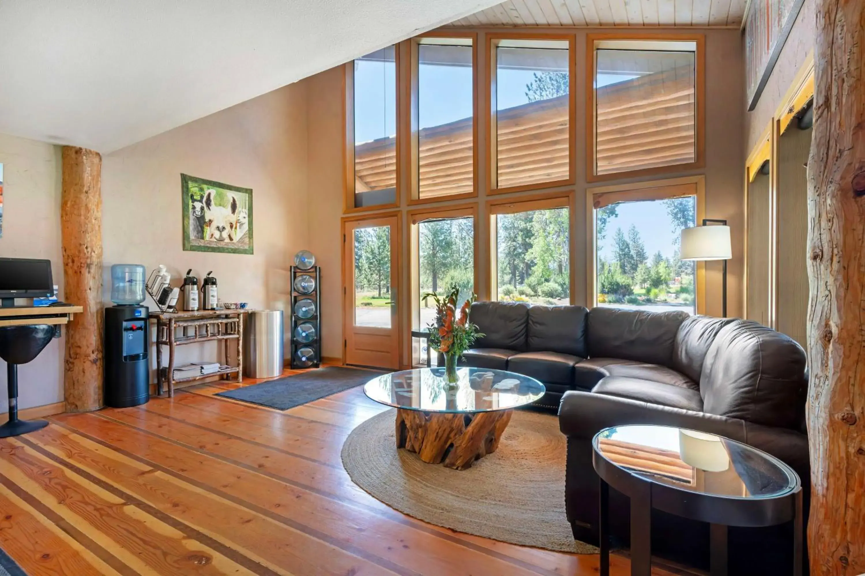 Lobby or reception in Best Western Ponderosa Lodge Lobby or reception in Best Western Ponderosa Lodge