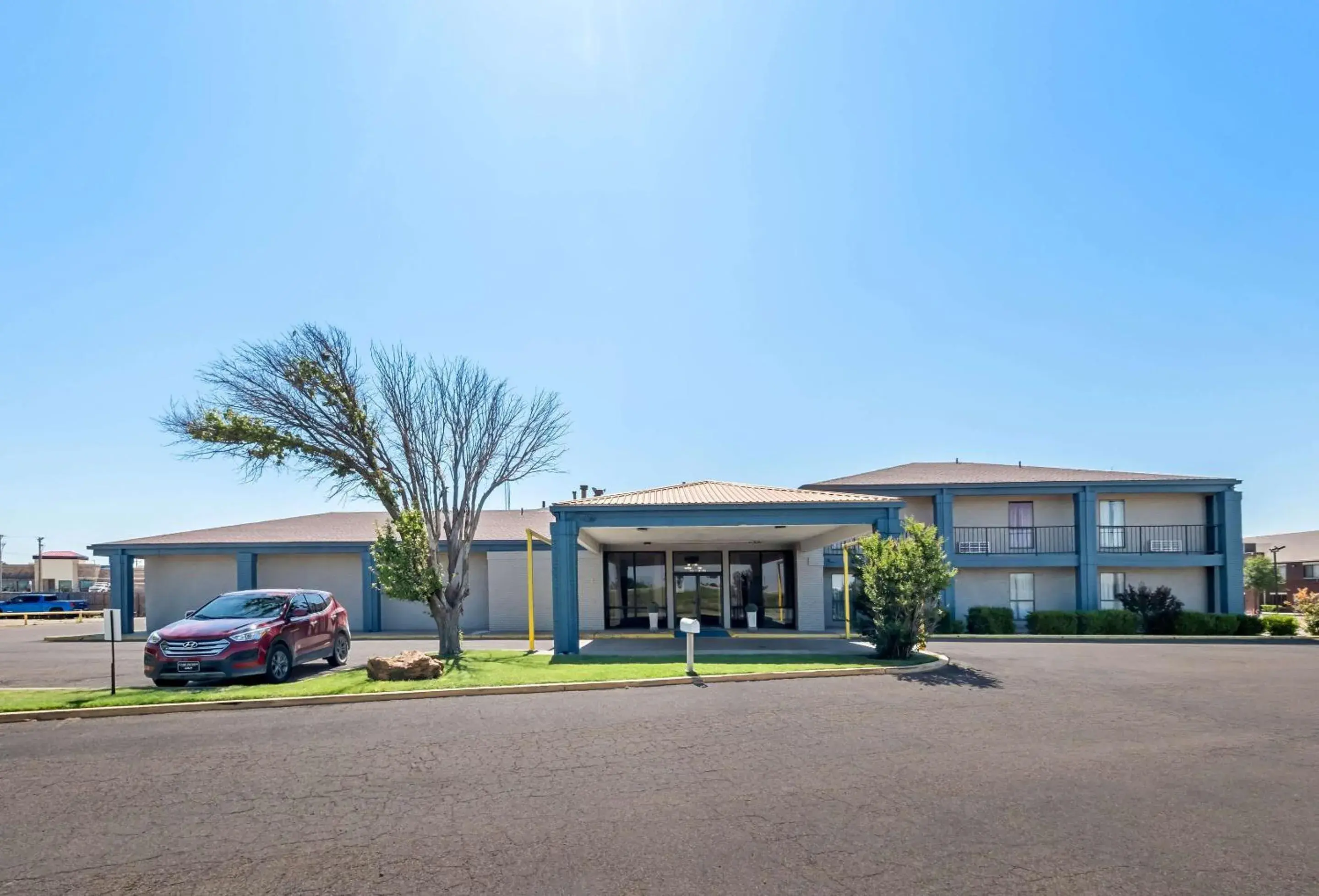 Property building in Quality Inn Property building in Quality Inn