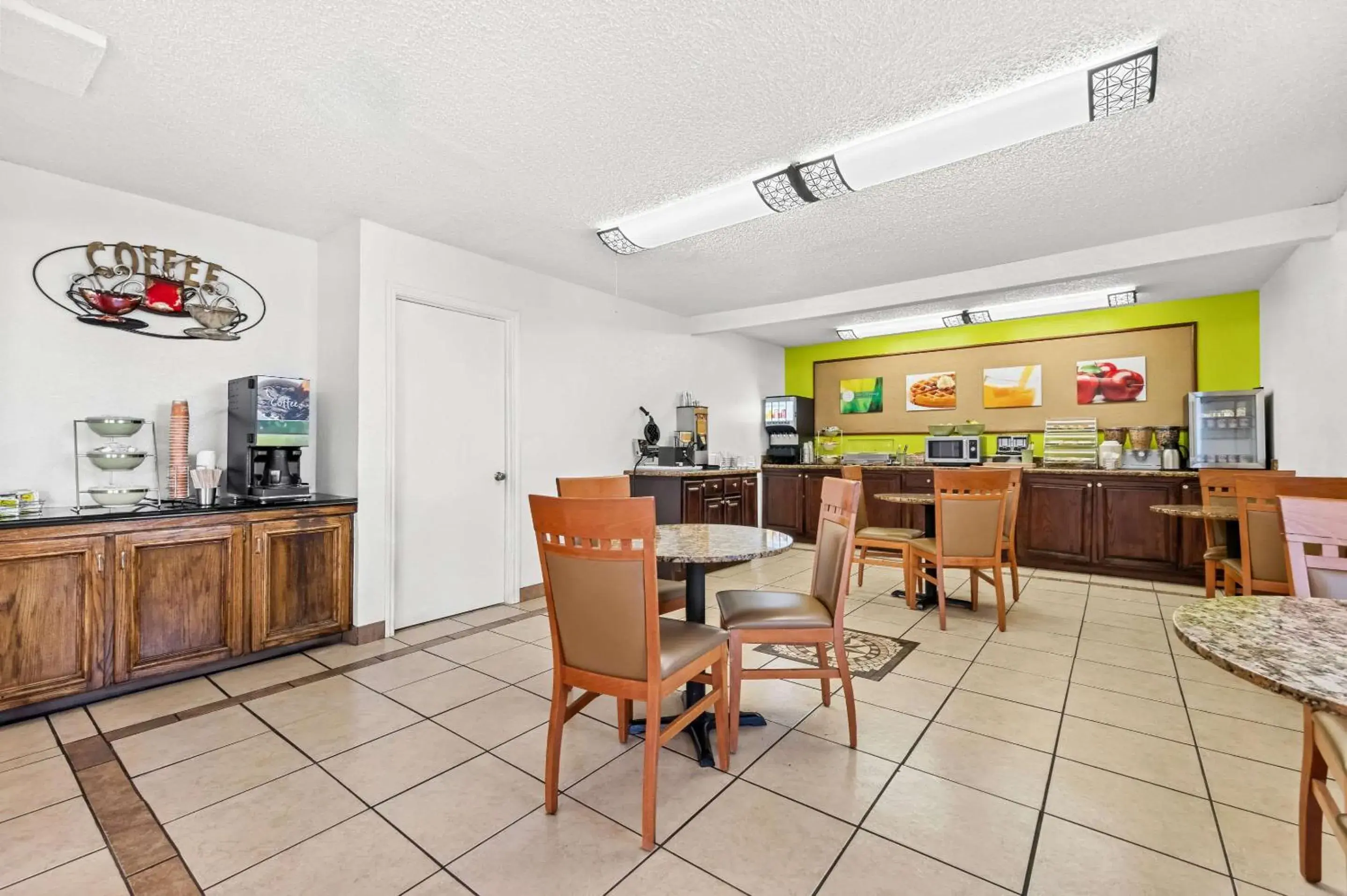 Breakfast in Quality Inn Breakfast in Quality Inn