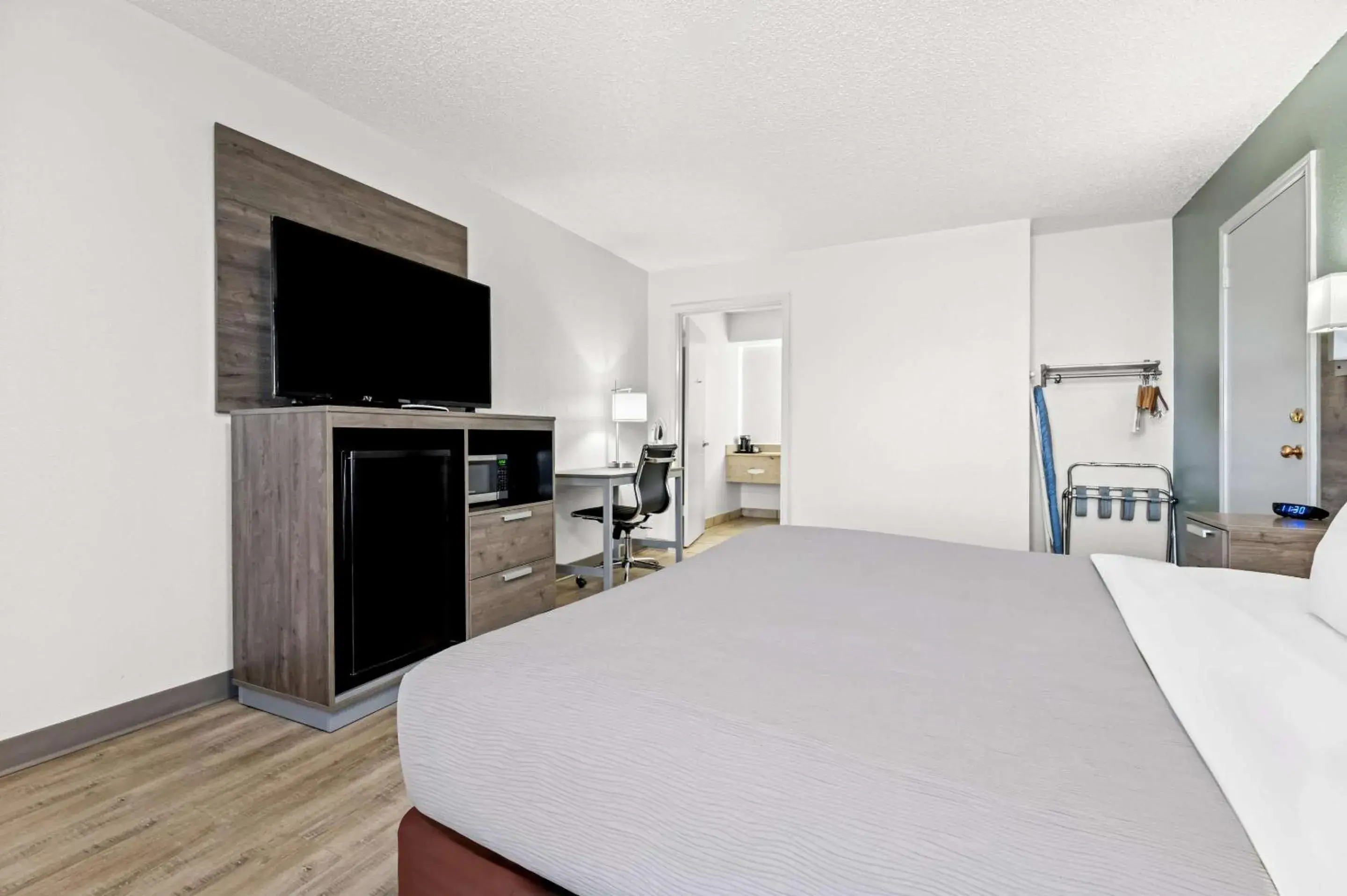 Bedroom, Bed in Quality Inn Bedroom, Bed in Quality Inn