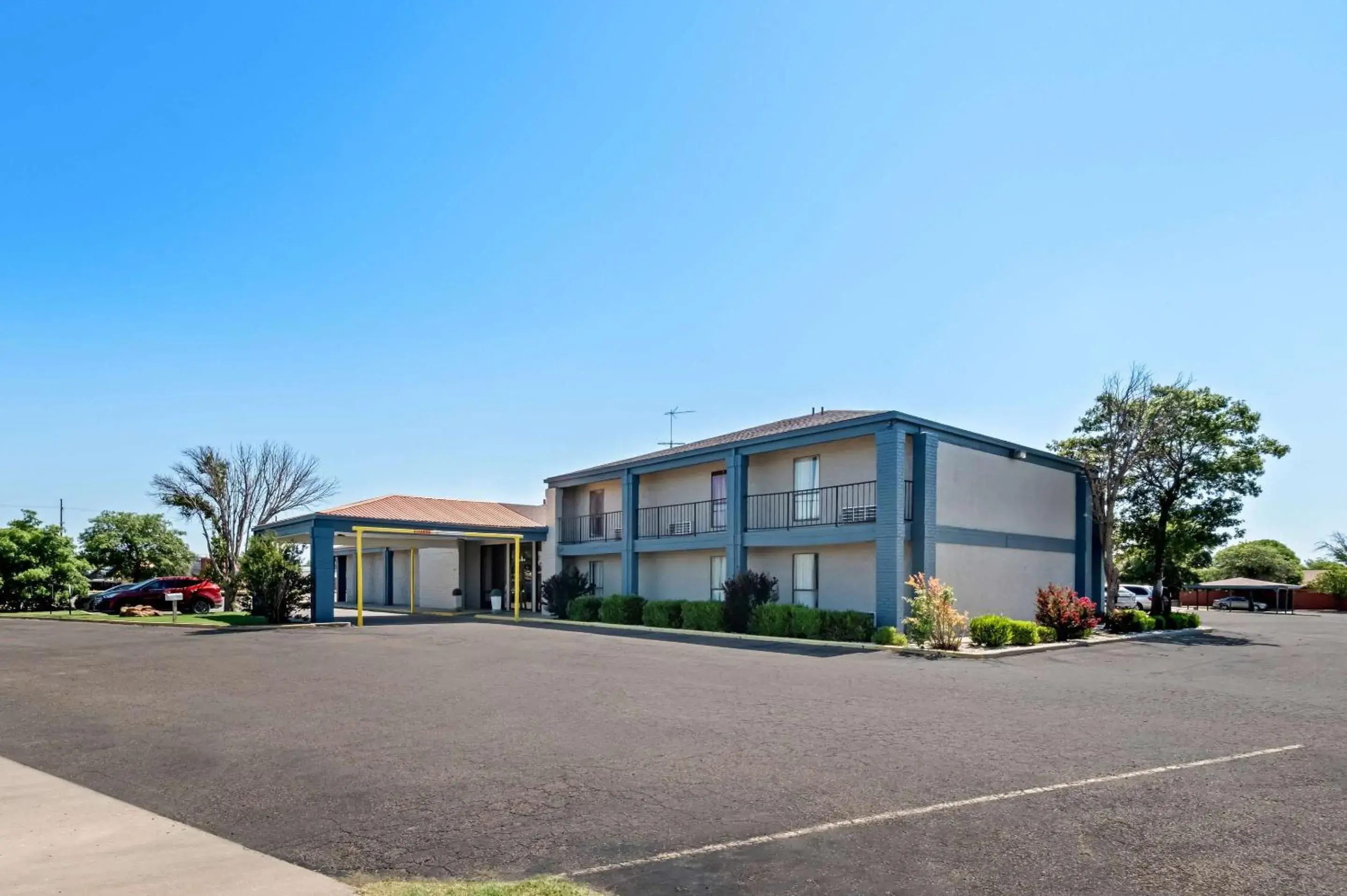 Property building in Quality Inn Property building in Quality Inn