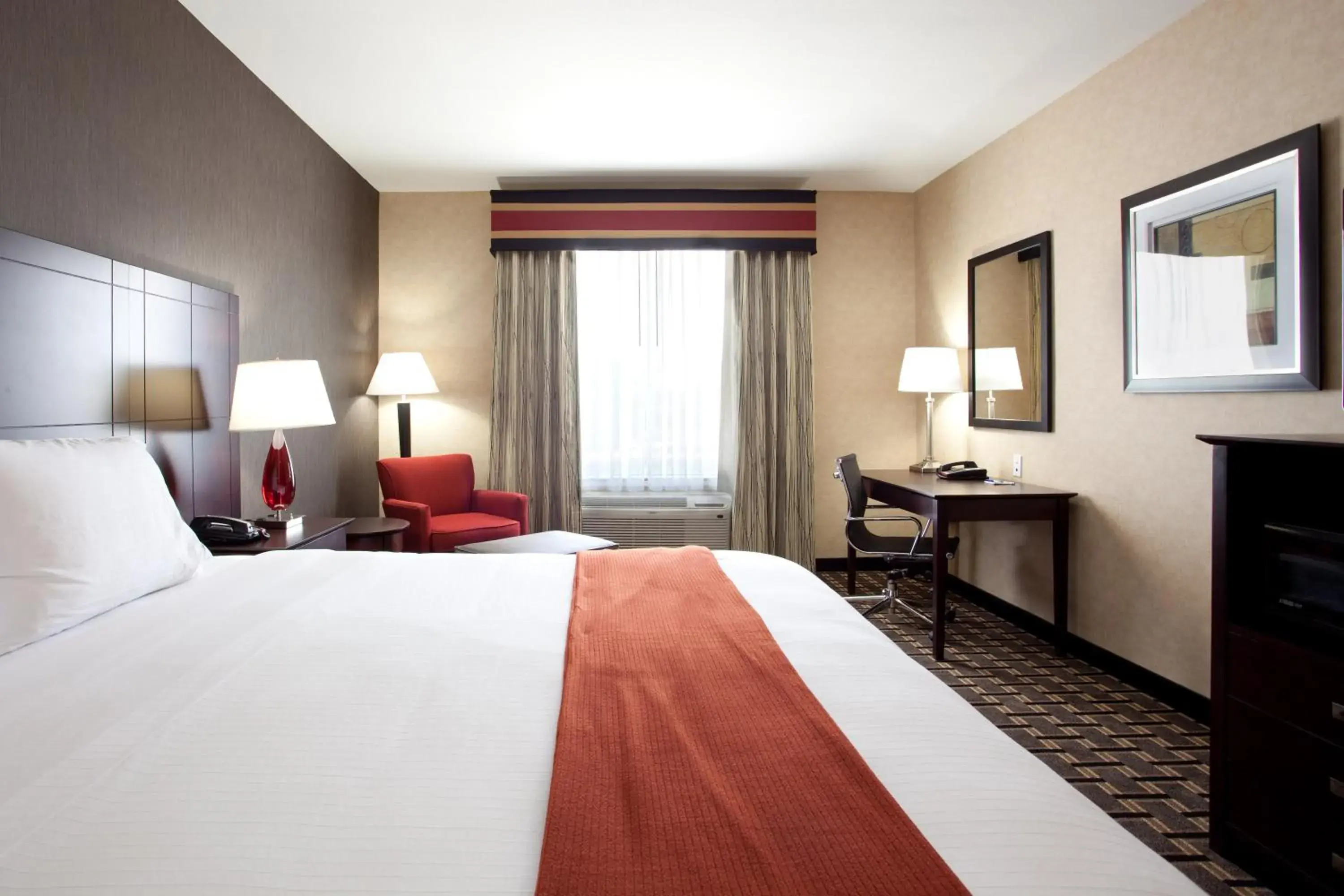 Standard King Room - Communications Accessible in Holiday Inn Express Amite by IHG Standard King Room - Communications Accessible in Holiday Inn Express Amite by IHG