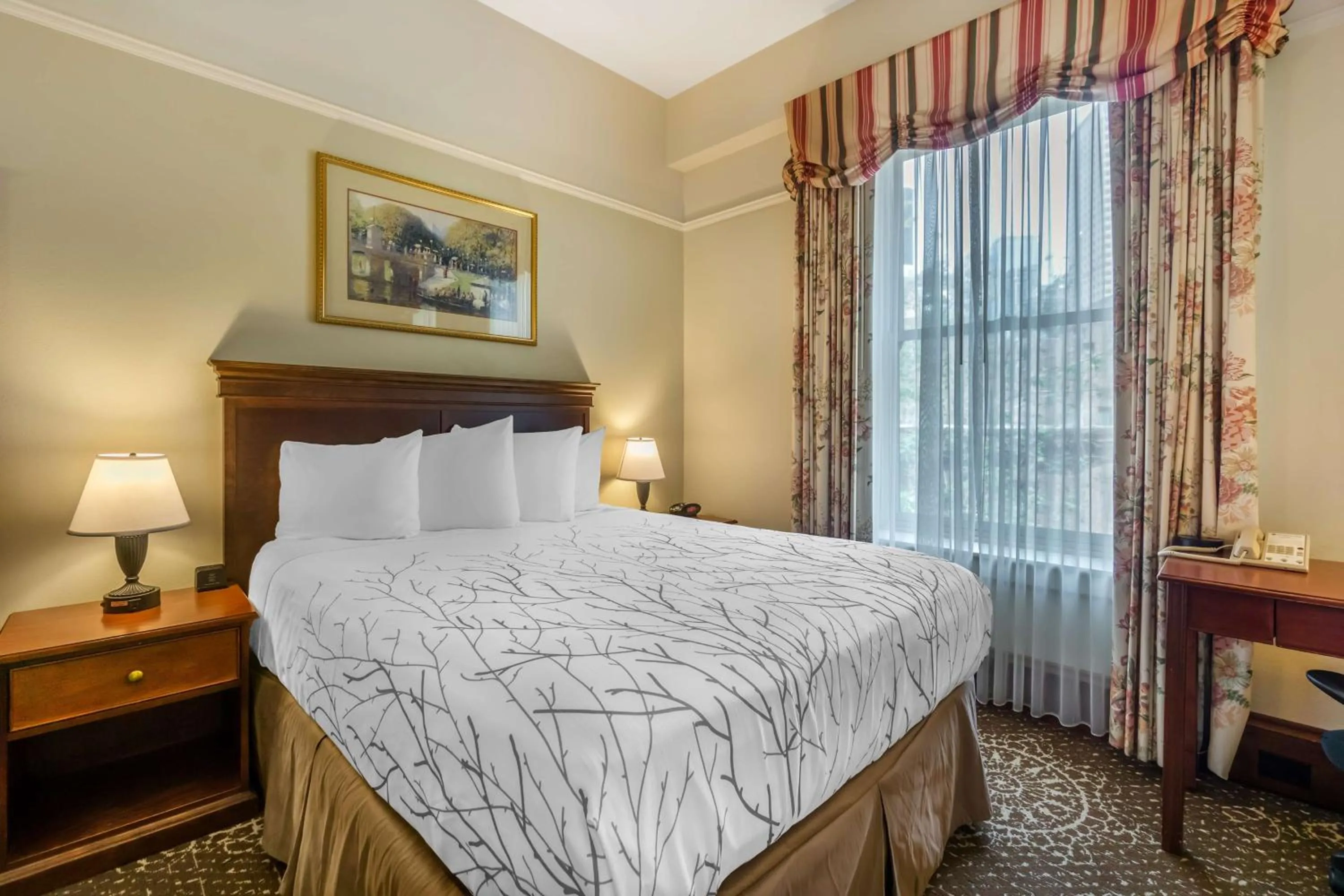 Bed in Best Western Plus Pioneer Square Hotel Downtown