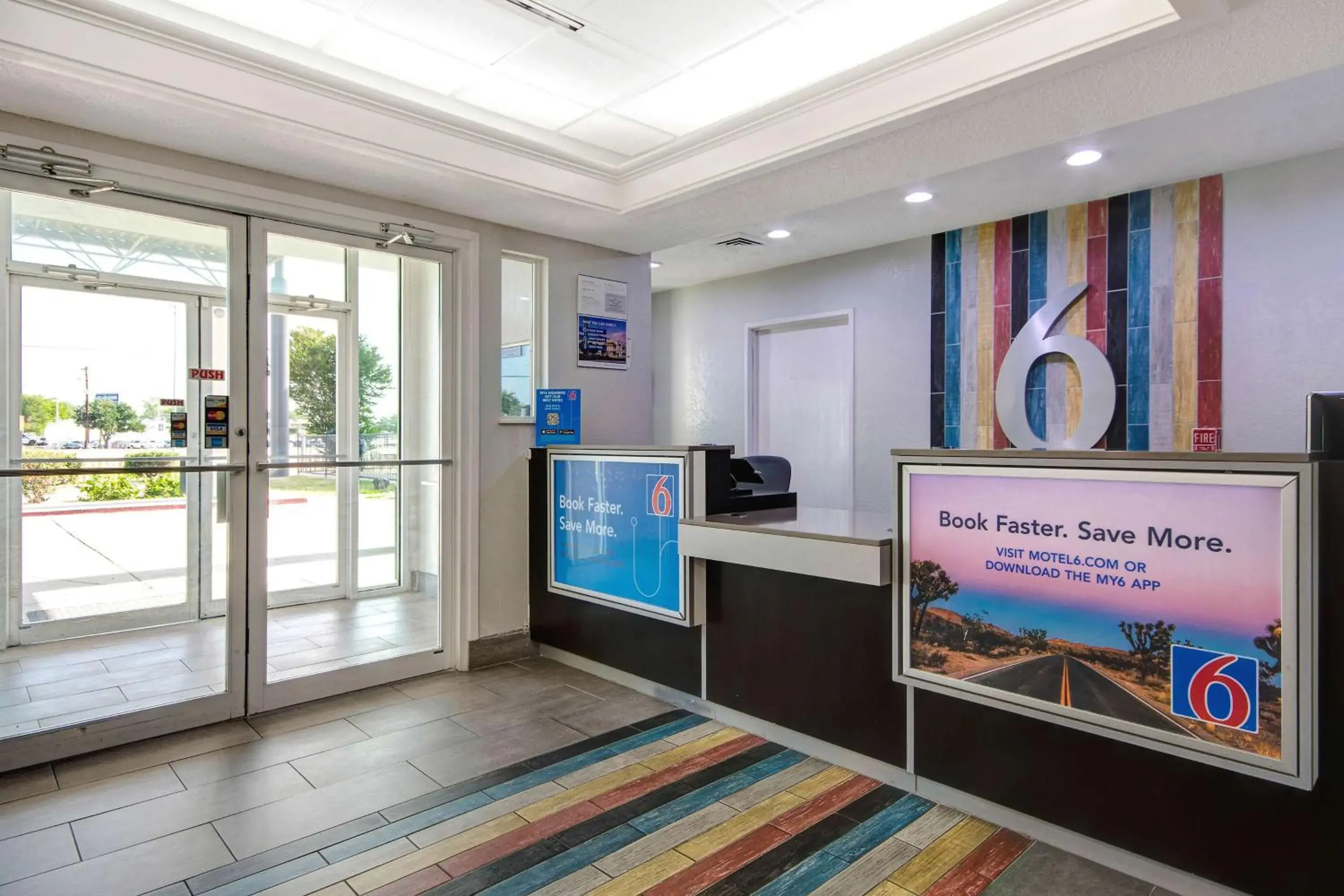 Lobby or reception in Motel 6-San Antonio, TX - South Lobby or reception in Motel 6-San Antonio, TX - South