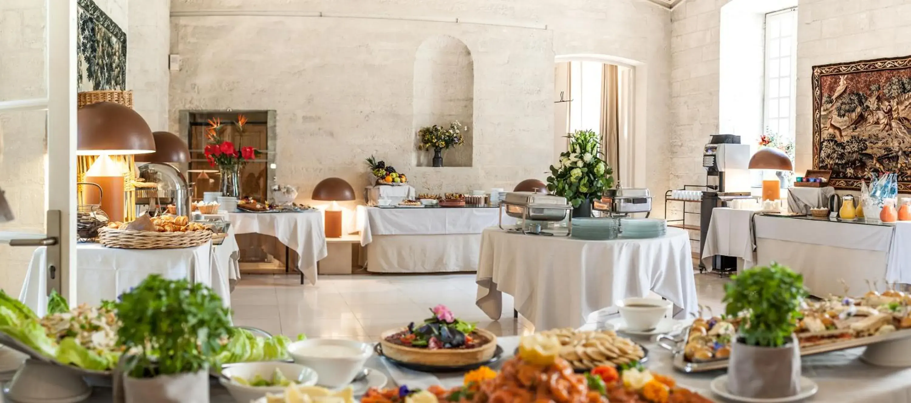 Restaurant/places to eat in Hôtel Cloitre Saint Louis Avignon Restaurant/places to eat in Hôtel Cloitre Saint Louis Avignon