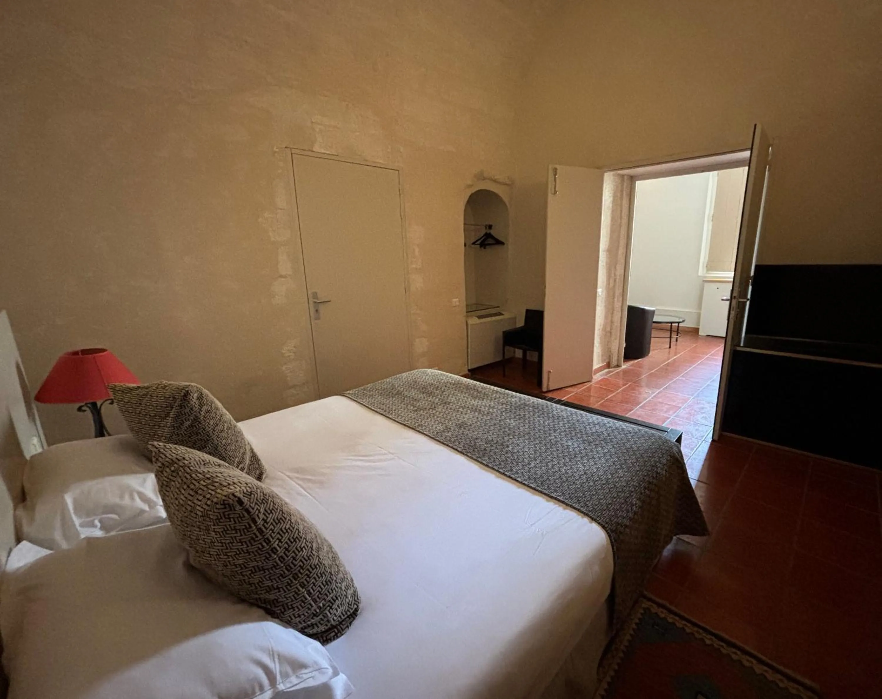 Bed in Hôtel Cloitre Saint Louis Avignon