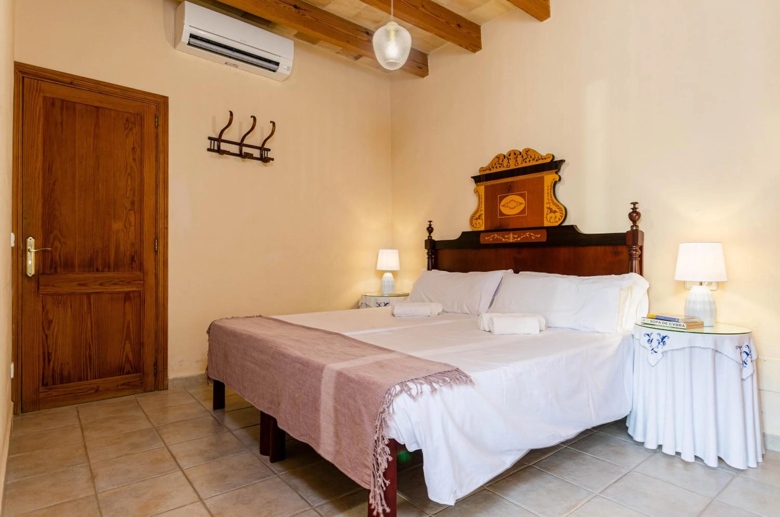 Bed in Finca es Rafal, Agroturisme