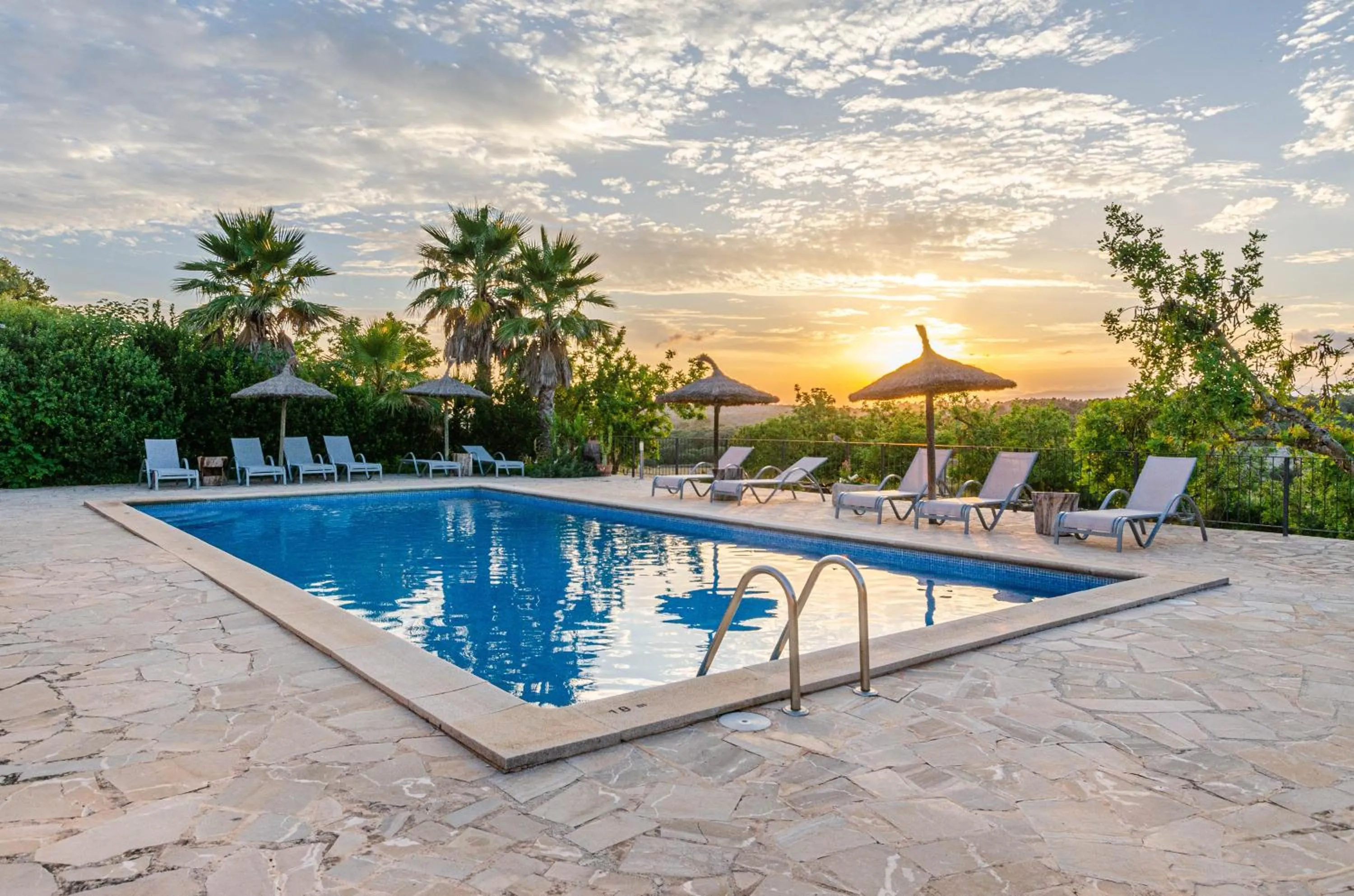 Swimming pool in Finca es Rafal, Agroturisme