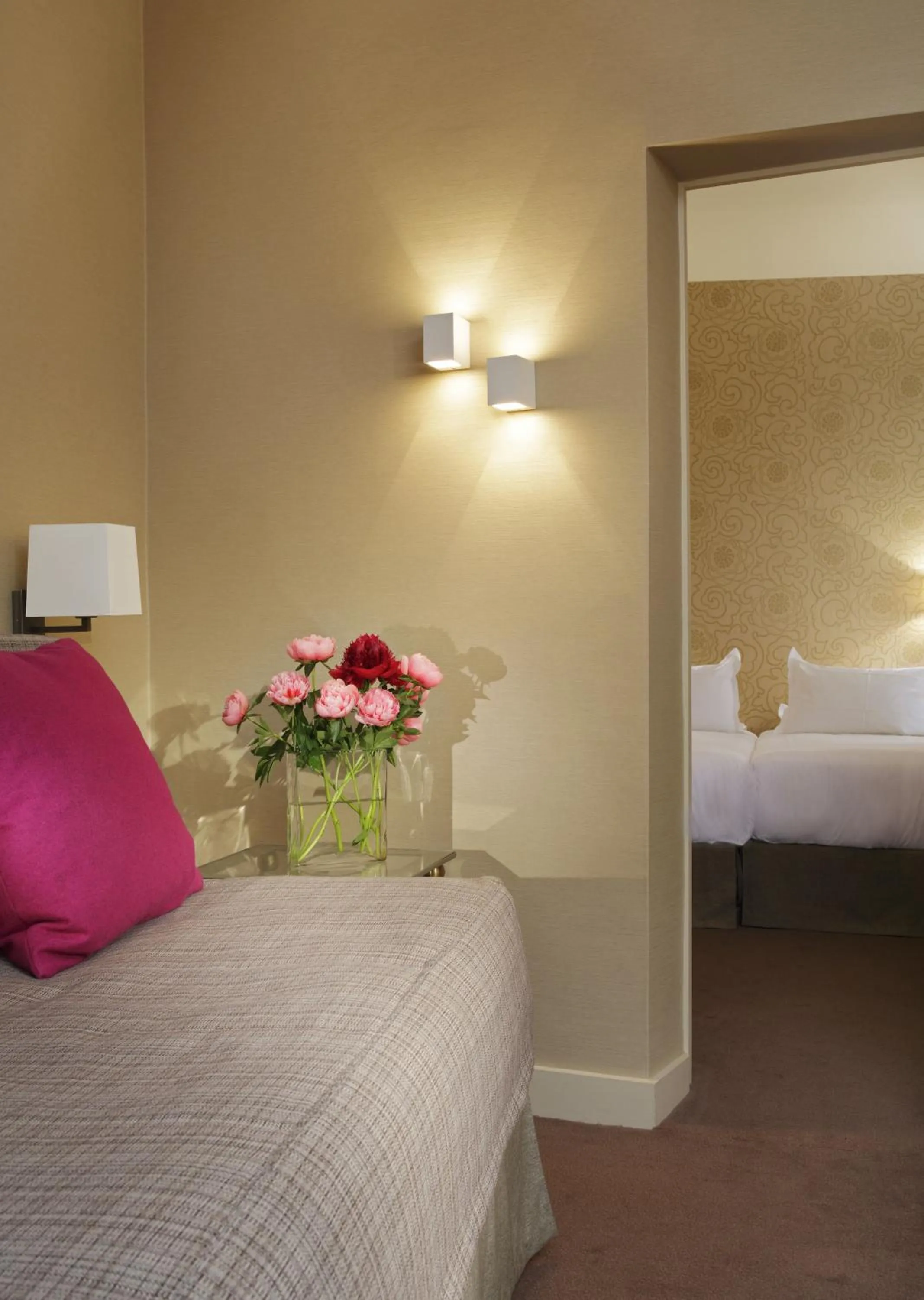 Decorative detail, Bed in Hôtel Londres et New York - Teritoria