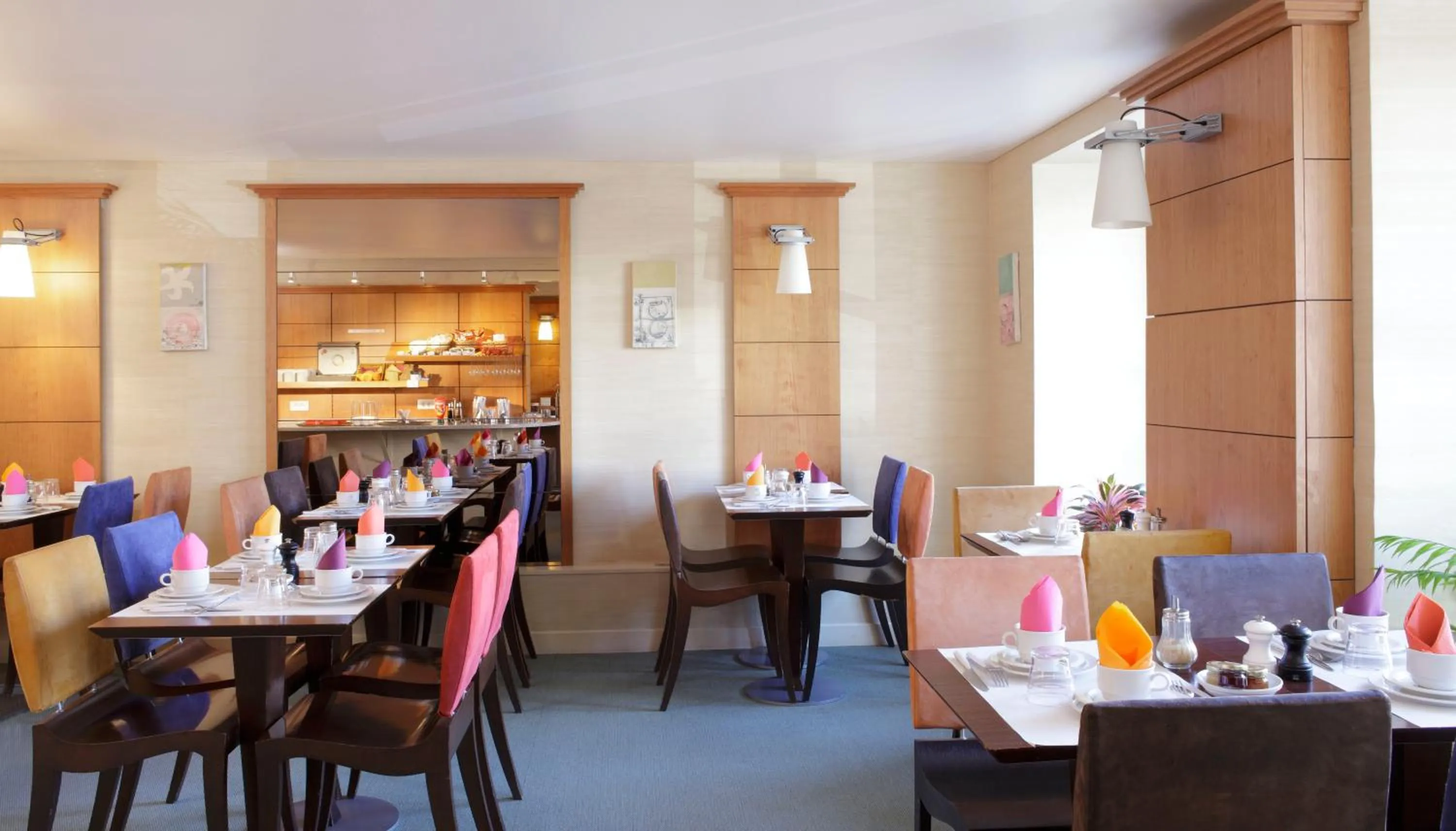 Continental breakfast in Hôtel Londres et New York - Teritoria