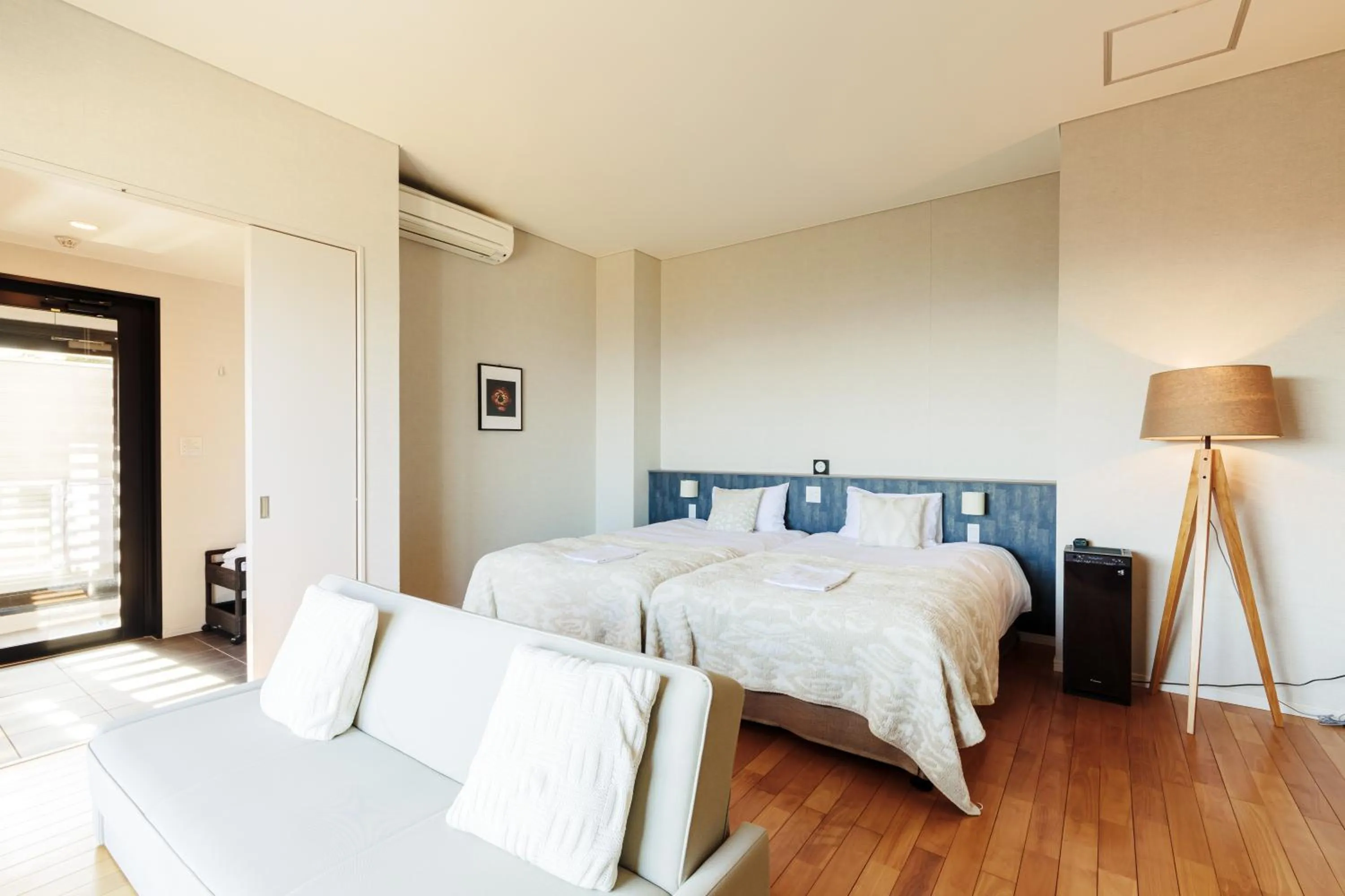 Photo of the whole room, Bed in the salon 伊豆高原 Hotels & Resort