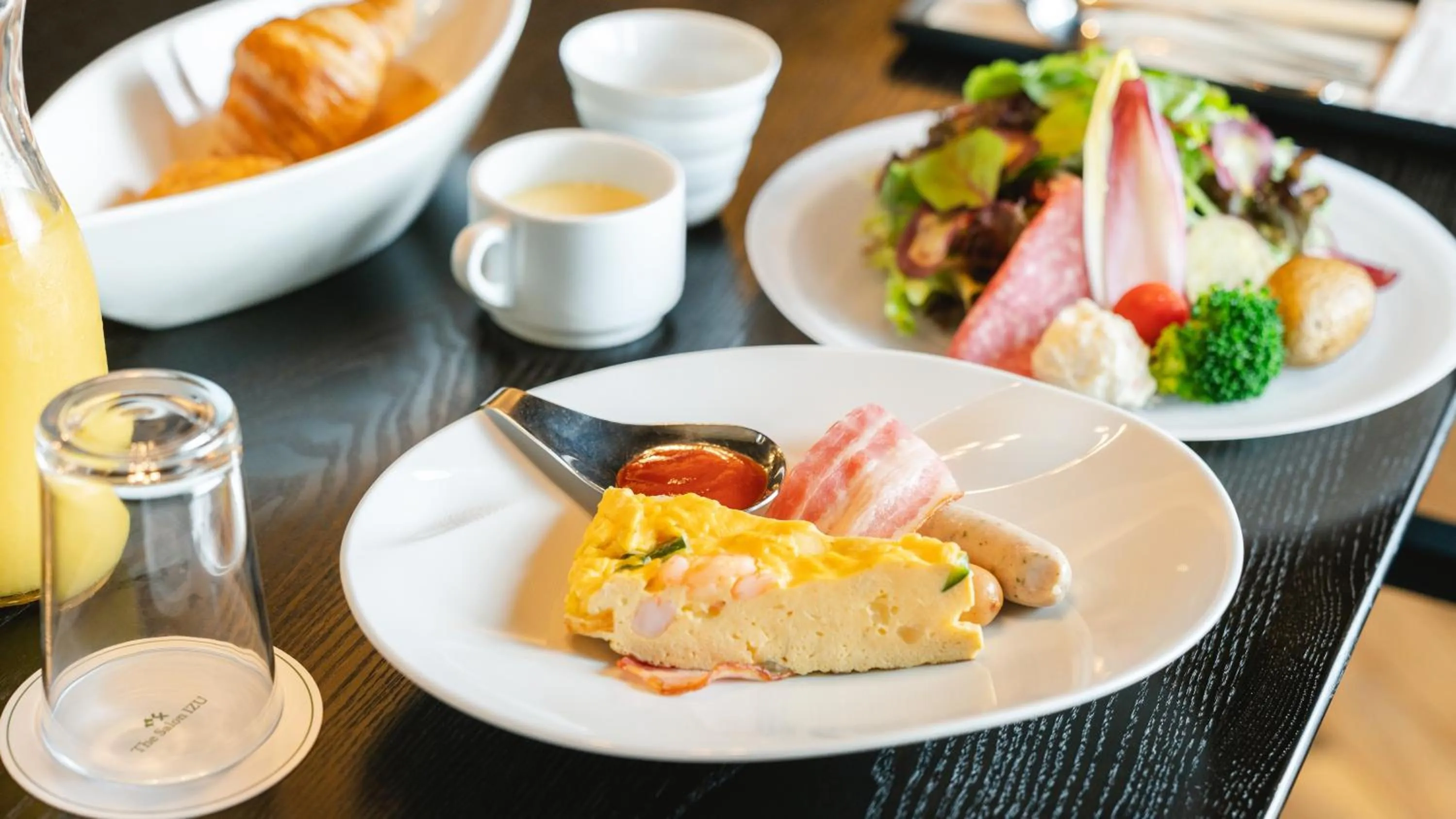 Breakfast in the salon 伊豆高原 Hotels & Resort