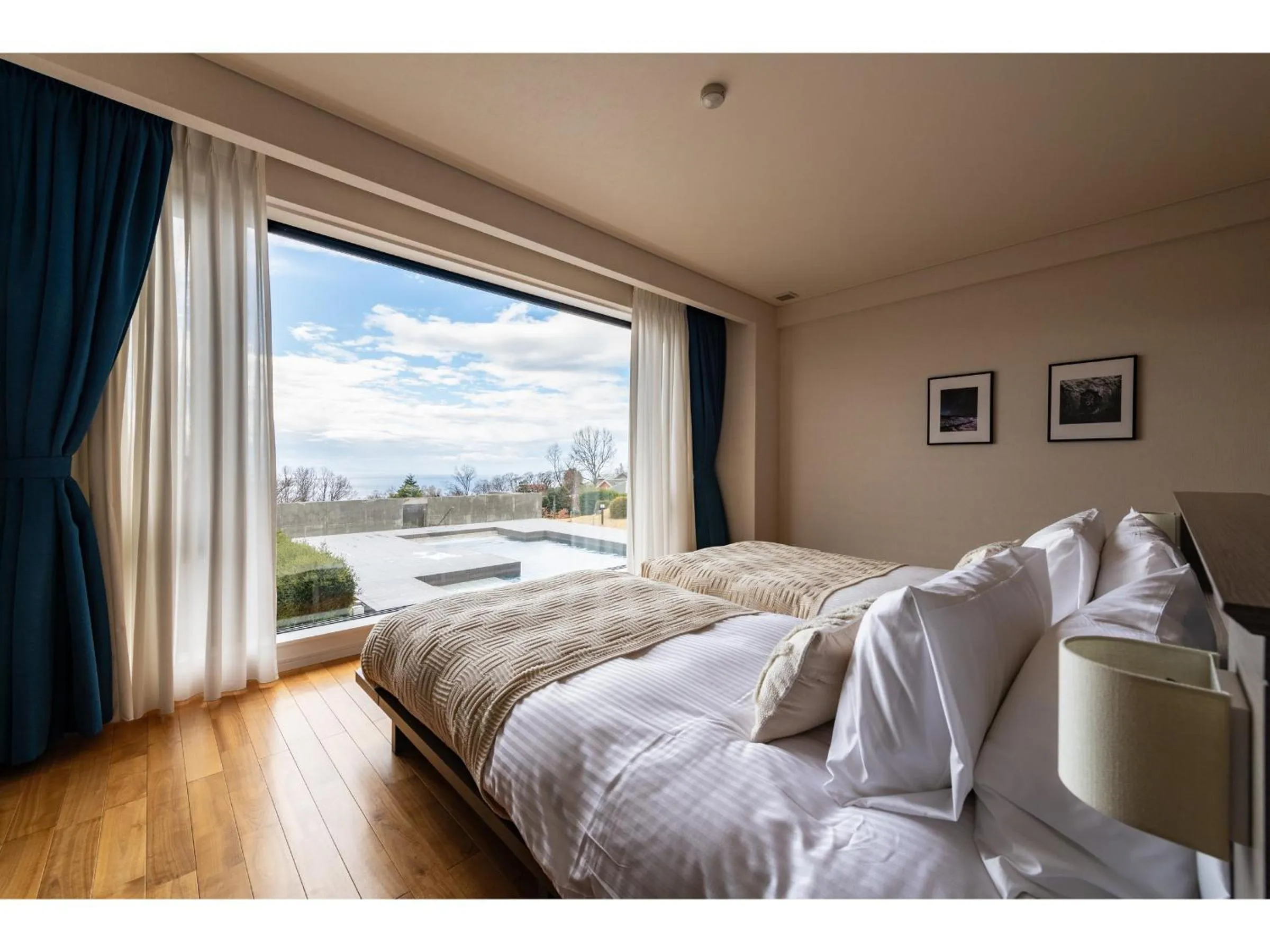 Photo of the whole room, Bed in the salon 伊豆高原 Hotels & Resort