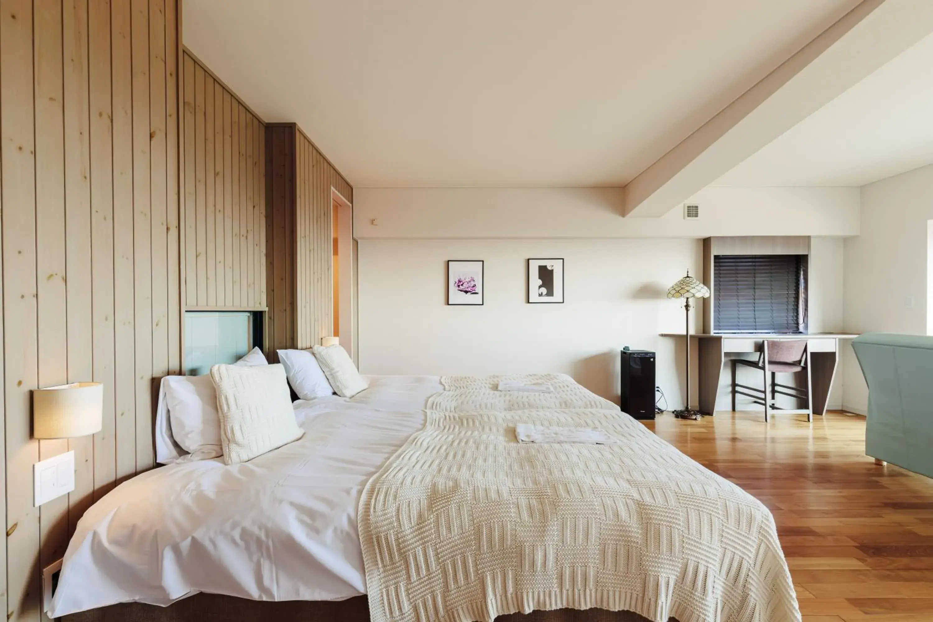 Photo of the whole room, Bed in the salon 伊豆高原 Hotels & Resort Photo of the whole room, Bed in the salon 伊豆高原 Hotels & Resort